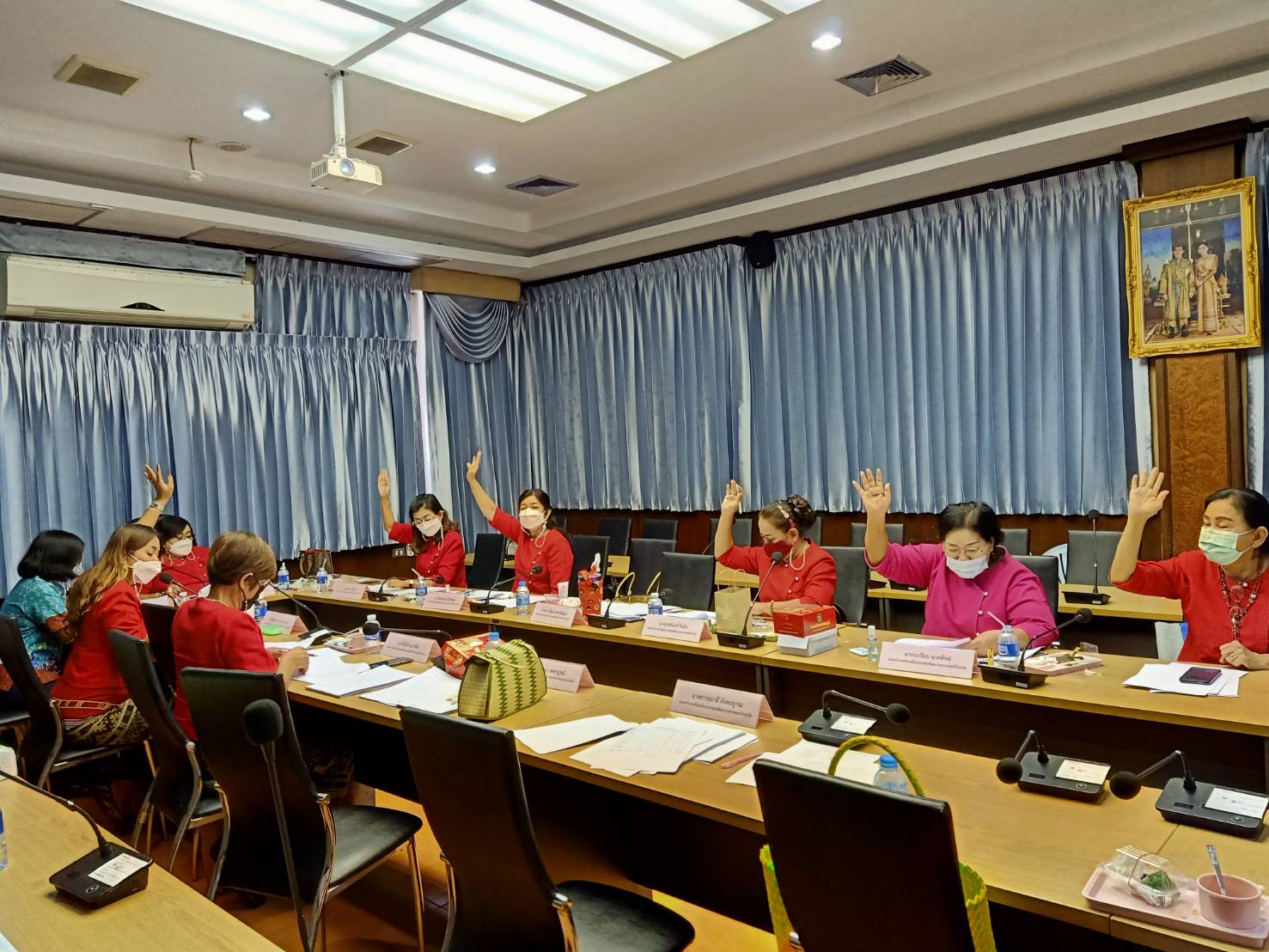 การประชุมคณะทำงานขับเคลื่อนกองทุนพัฒนาบทบาทสตรีจังหวัดชลบุรี ครั้งที่ 8/2564