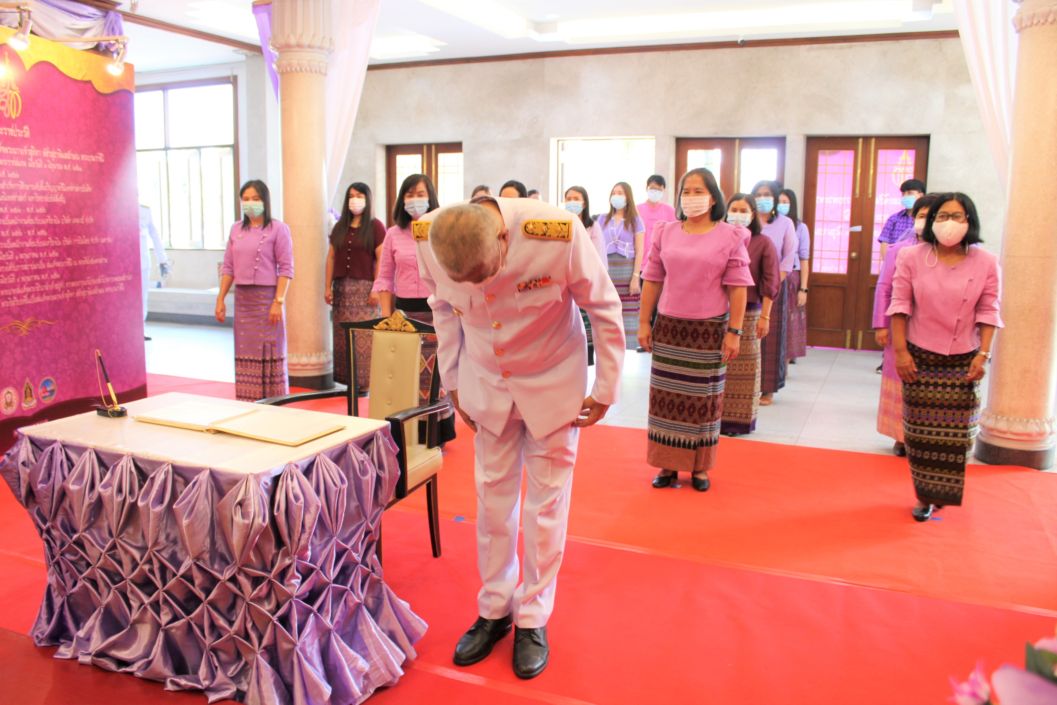 พิธีถวายพระพรชัยมงคลเนื่องในโอกาสมหามงคลเฉลิมพระชนมพรรษาสมเด็จพระนางเจ้าฯ พระบรมราชินี