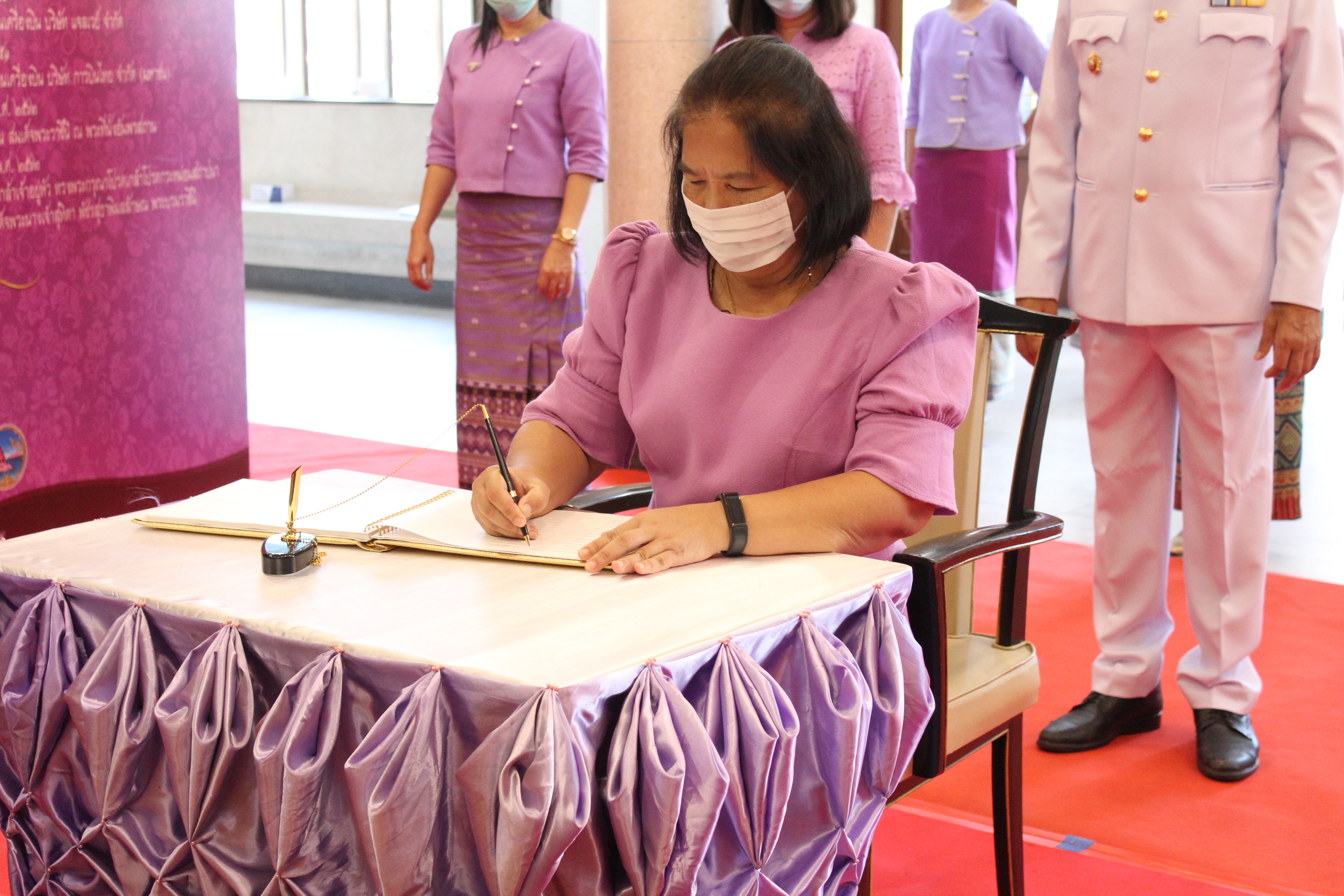 พิธีถวายพระพรชัยมงคลเนื่องในโอกาสมหามงคลเฉลิมพระชนมพรรษาสมเด็จพระนางเจ้าฯ พระบรมราชินี