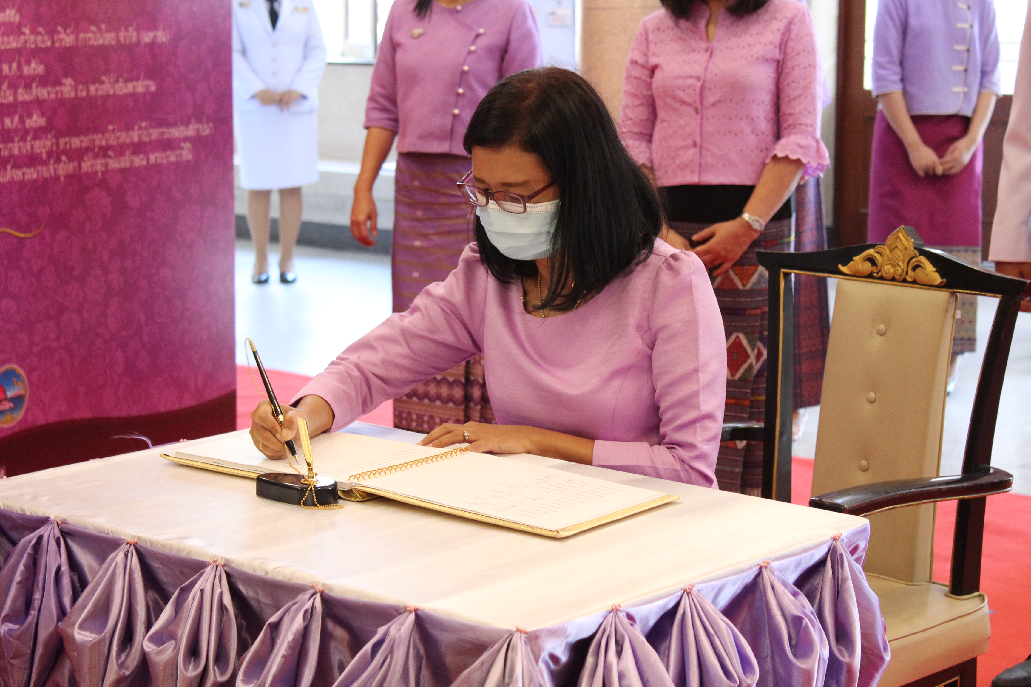 พิธีถวายพระพรชัยมงคลเนื่องในโอกาสมหามงคลเฉลิมพระชนมพรรษาสมเด็จพระนางเจ้าฯ พระบรมราชินี