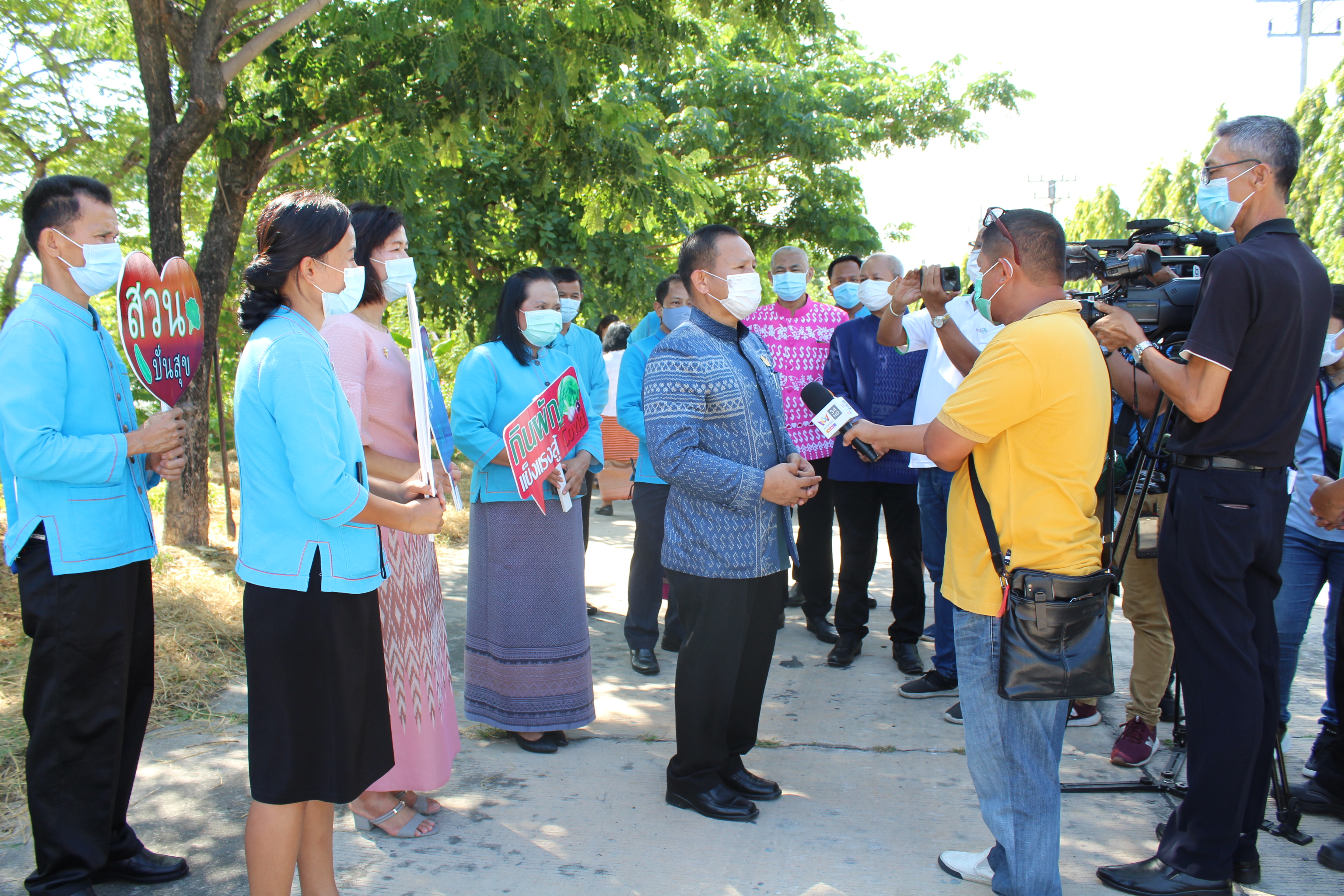 รอง อพช. เปิดป้ายโครงการถนนกินได้ และศูนย์ปันสุขชุมชน ศพช.ชลบุรี