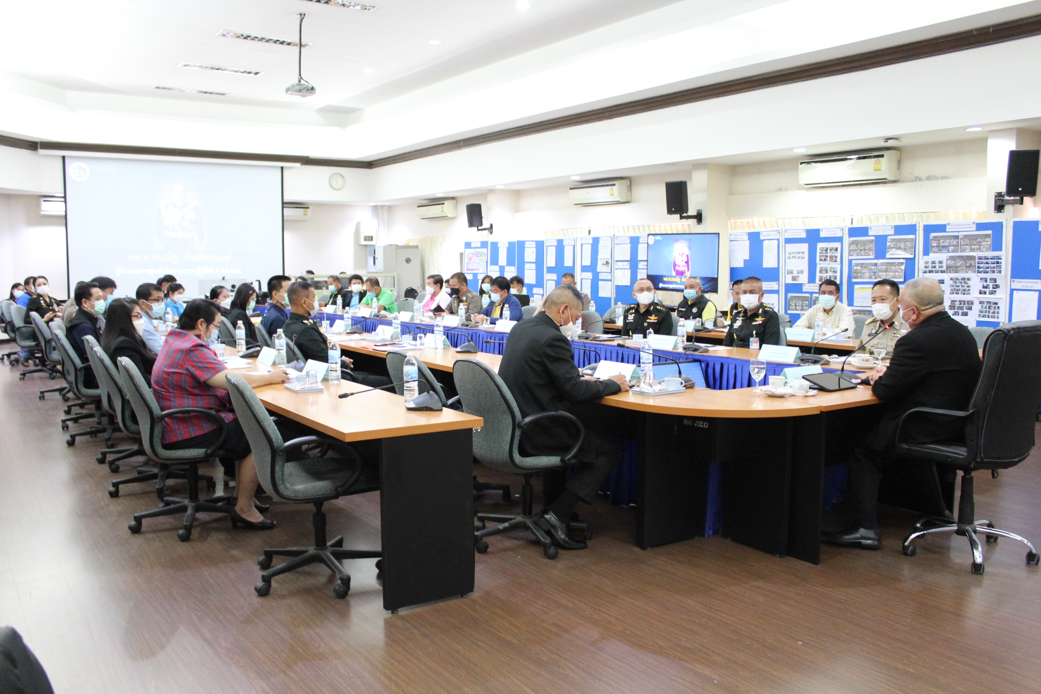 การประชุมแก้ไขปัญหาหนี้นอกระบบ