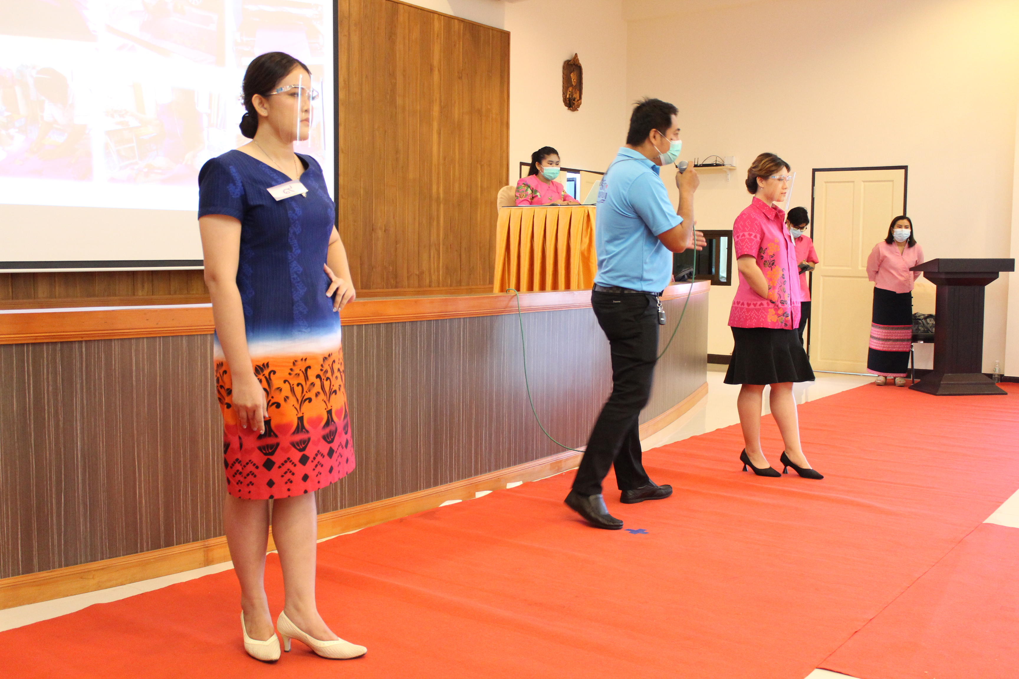 การประกวดออกแบบและตัดเย็บเสื้อผ้าสำเร็จรูปลายผ้าพระราชทาน “ผ้าลายขอเจ้าฟ้าสิริวัณณวรีฯ”