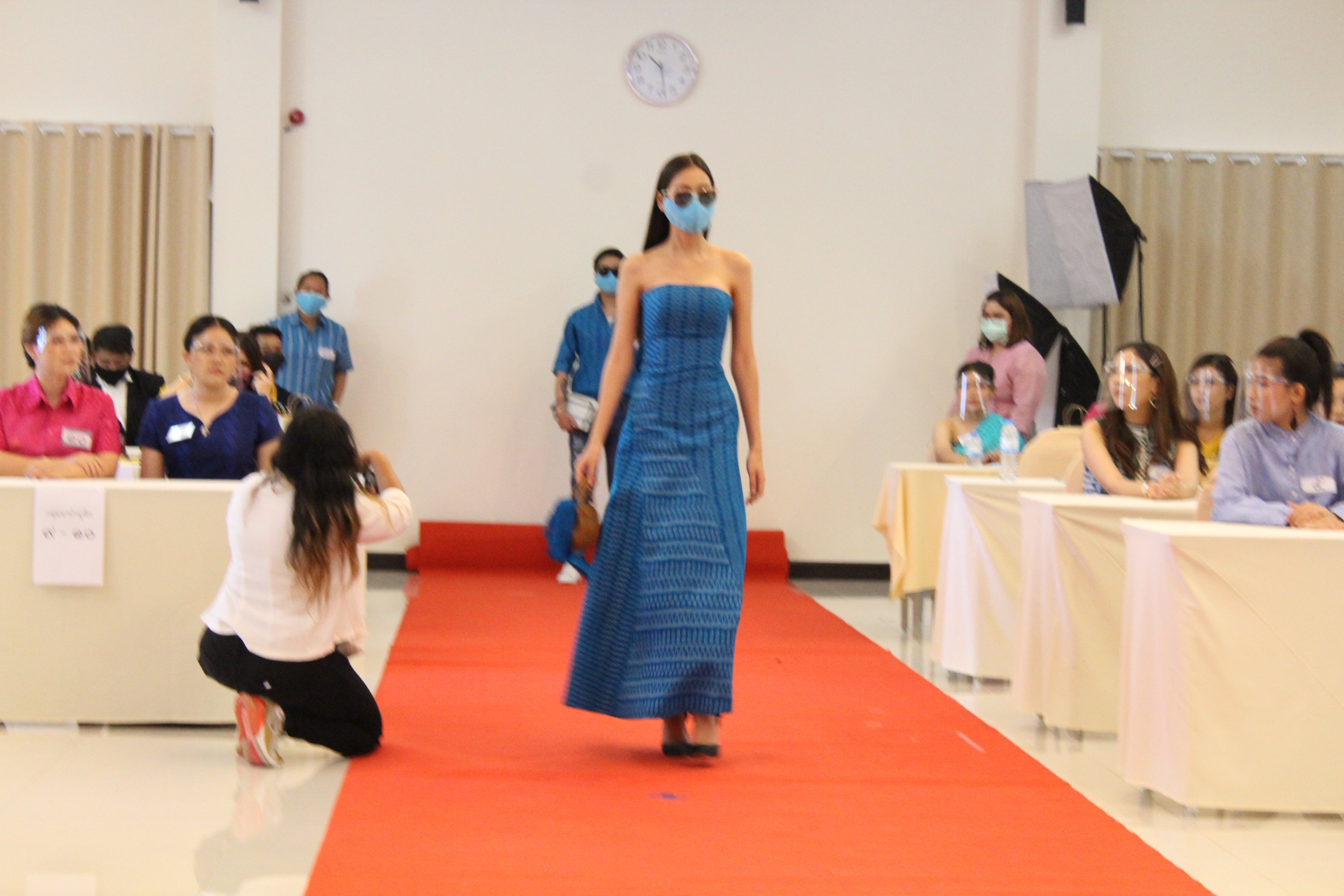 การประกวดออกแบบและตัดเย็บเสื้อผ้าสำเร็จรูปลายผ้าพระราชทาน “ผ้าลายขอเจ้าฟ้าสิริวัณณวรีฯ”