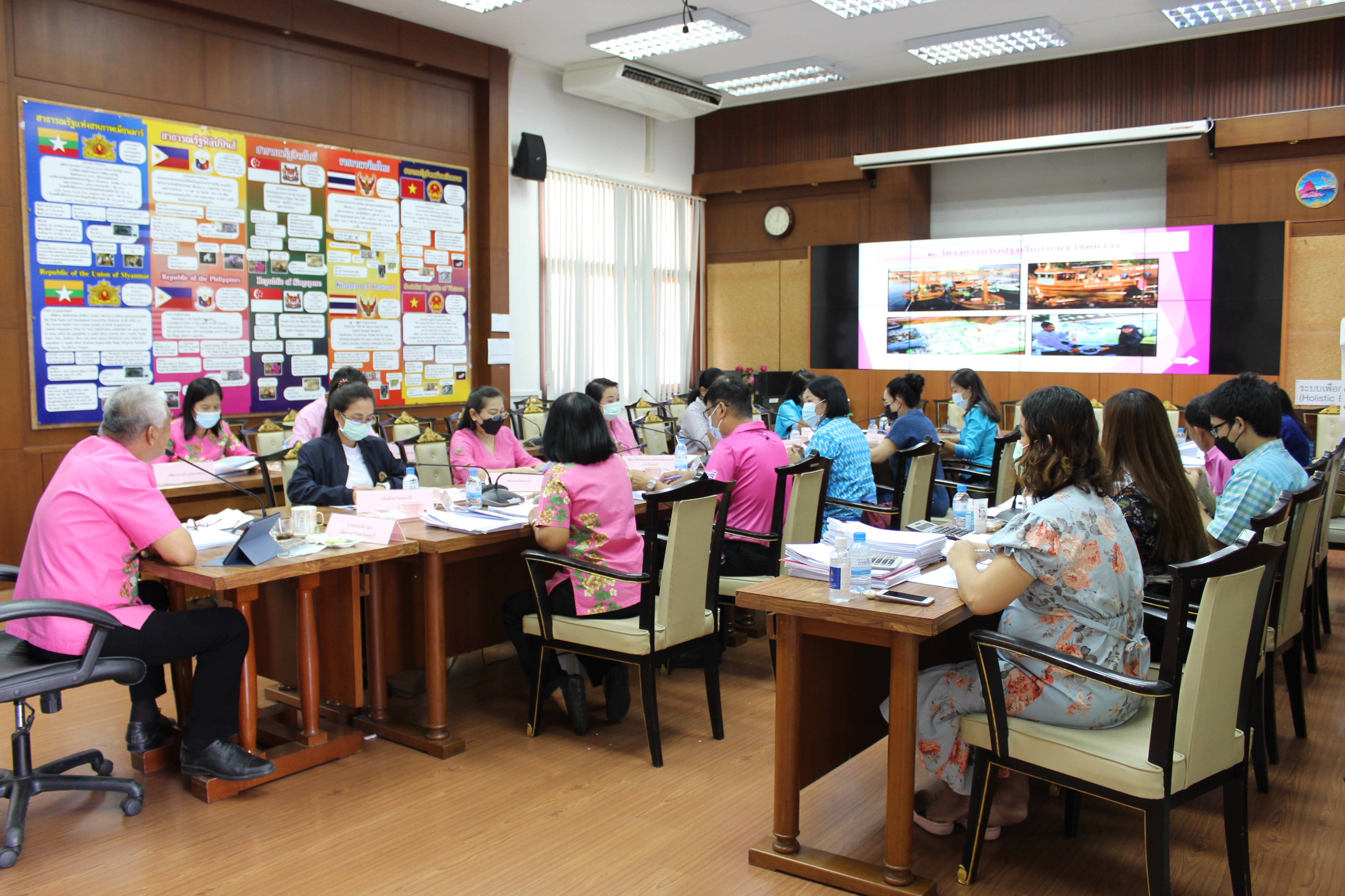 การประชุมคณะอนุกรรมการบริหารกองทุนพัฒนาบทบาทสตรีจังหวัดชลบุรี ครั้งที่ 8/2564