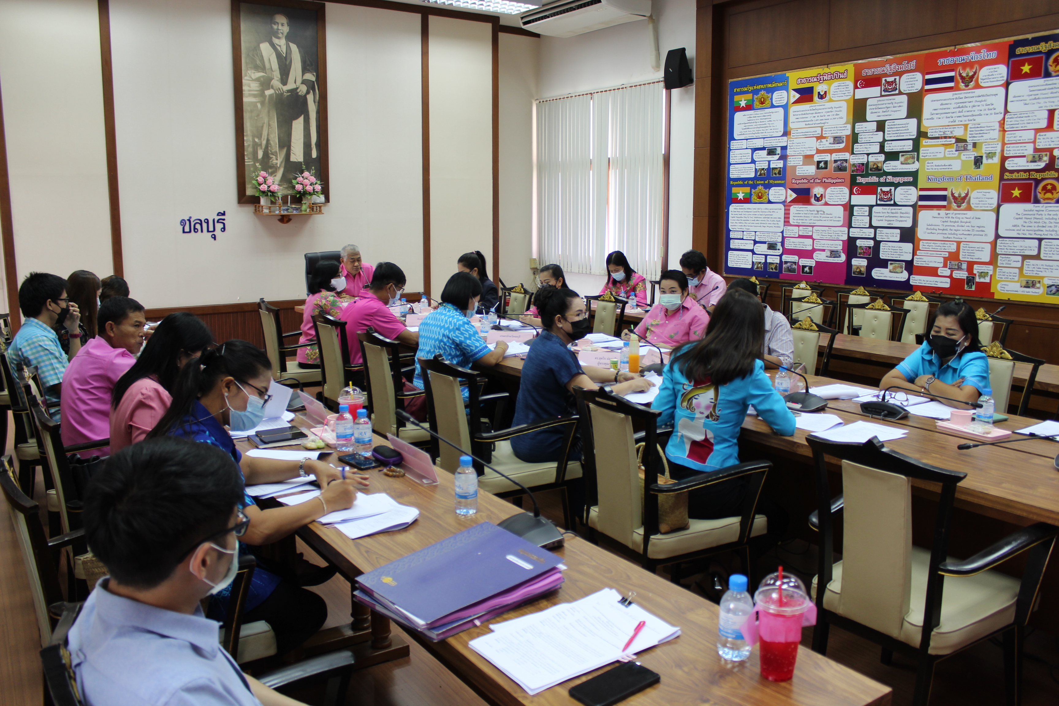 การประชุมคณะอนุกรรมการบริหารกองทุนพัฒนาบทบาทสตรีจังหวัดชลบุรี ครั้งที่ 8/2564