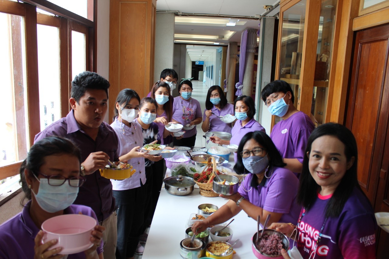 สพจ.ชลบุรี ทำกิจกรรมเสริมสร้างความผาสุกในองค์กร