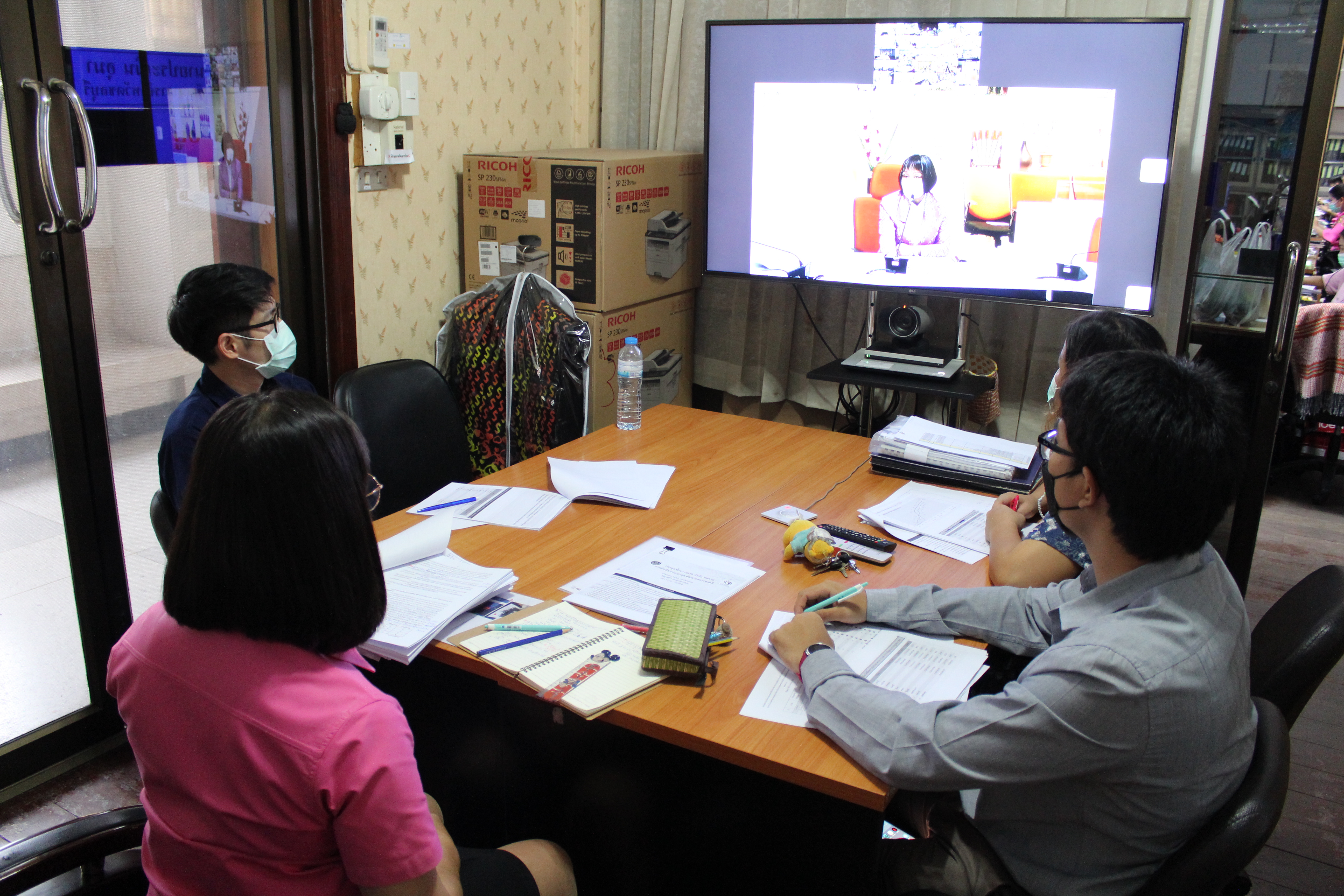 การประชุมชี้แจง เร่งรัด กำกับ ติดตามการดำเนินงานกองทุนพัฒนาบทบาทสตรี ครั้งที่ 6/2564