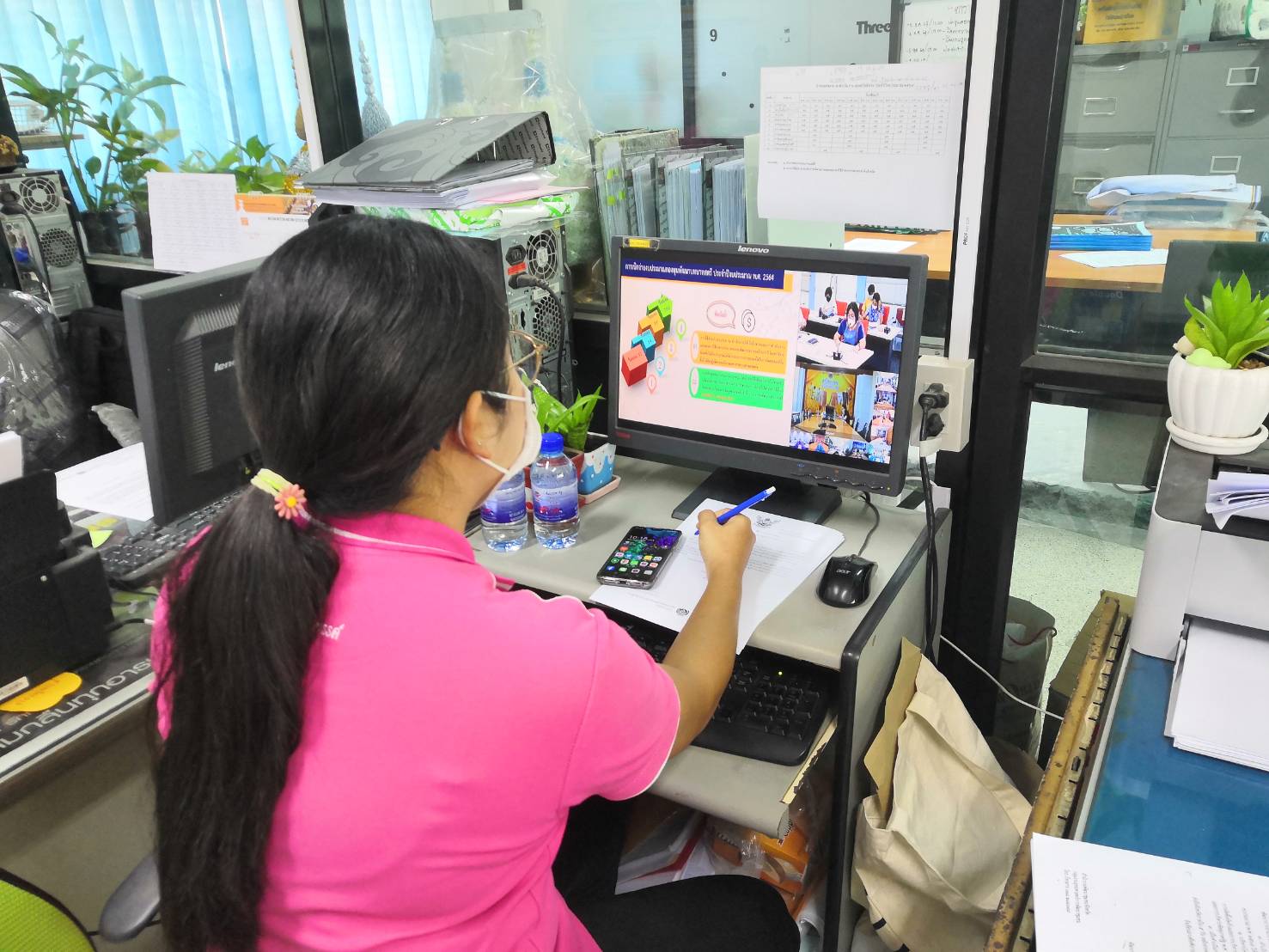 การประชุมชี้แจง เร่งรัด กำกับ ติดตามการดำเนินงานกองทุนพัฒนาบทบาทสตรี ครั้งที่ 6/2564