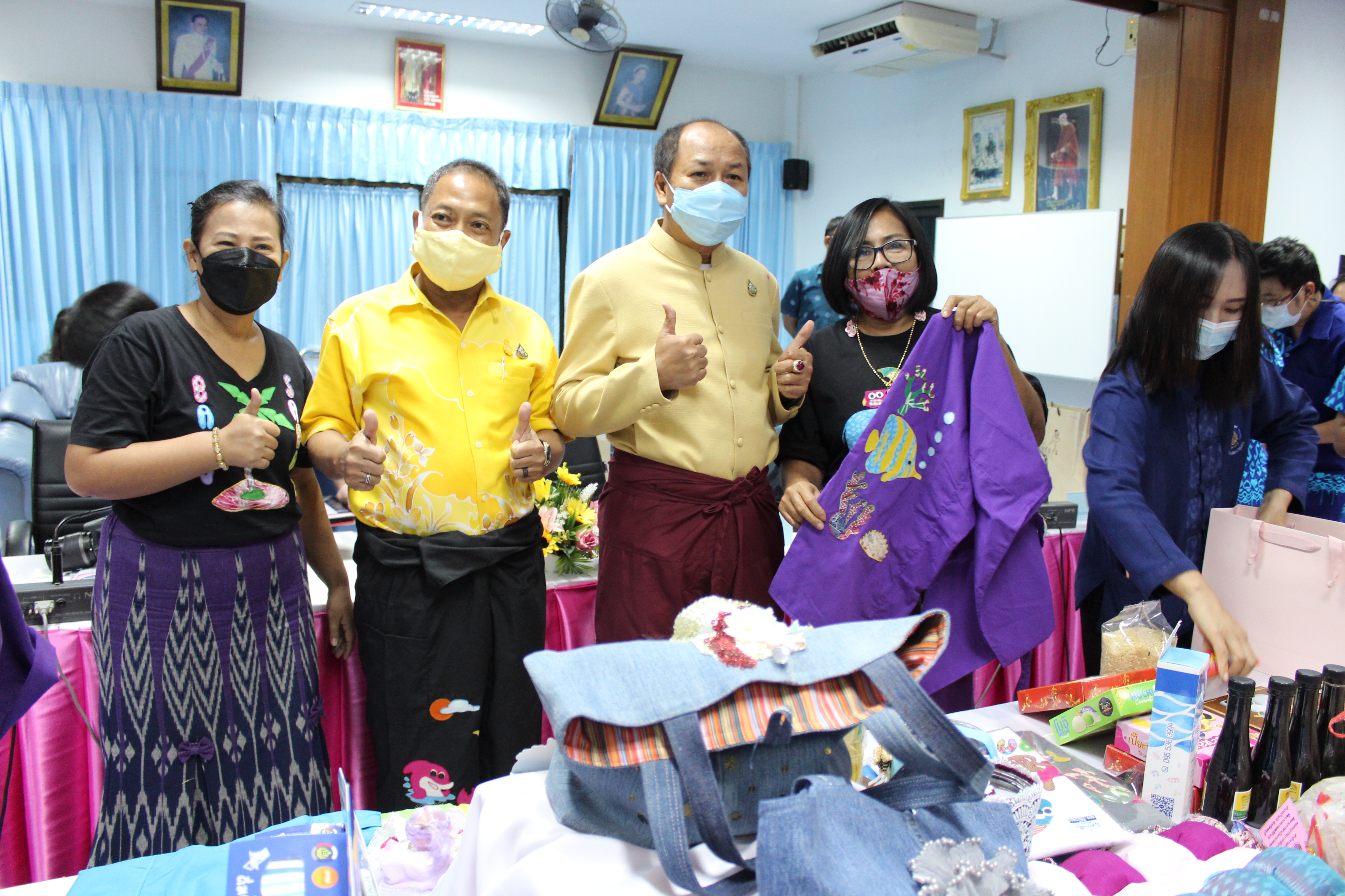 การคัดเลือกคนกองทุนพัฒนาบทบาทสตรีดีเด่นระดับเขตตรวจ