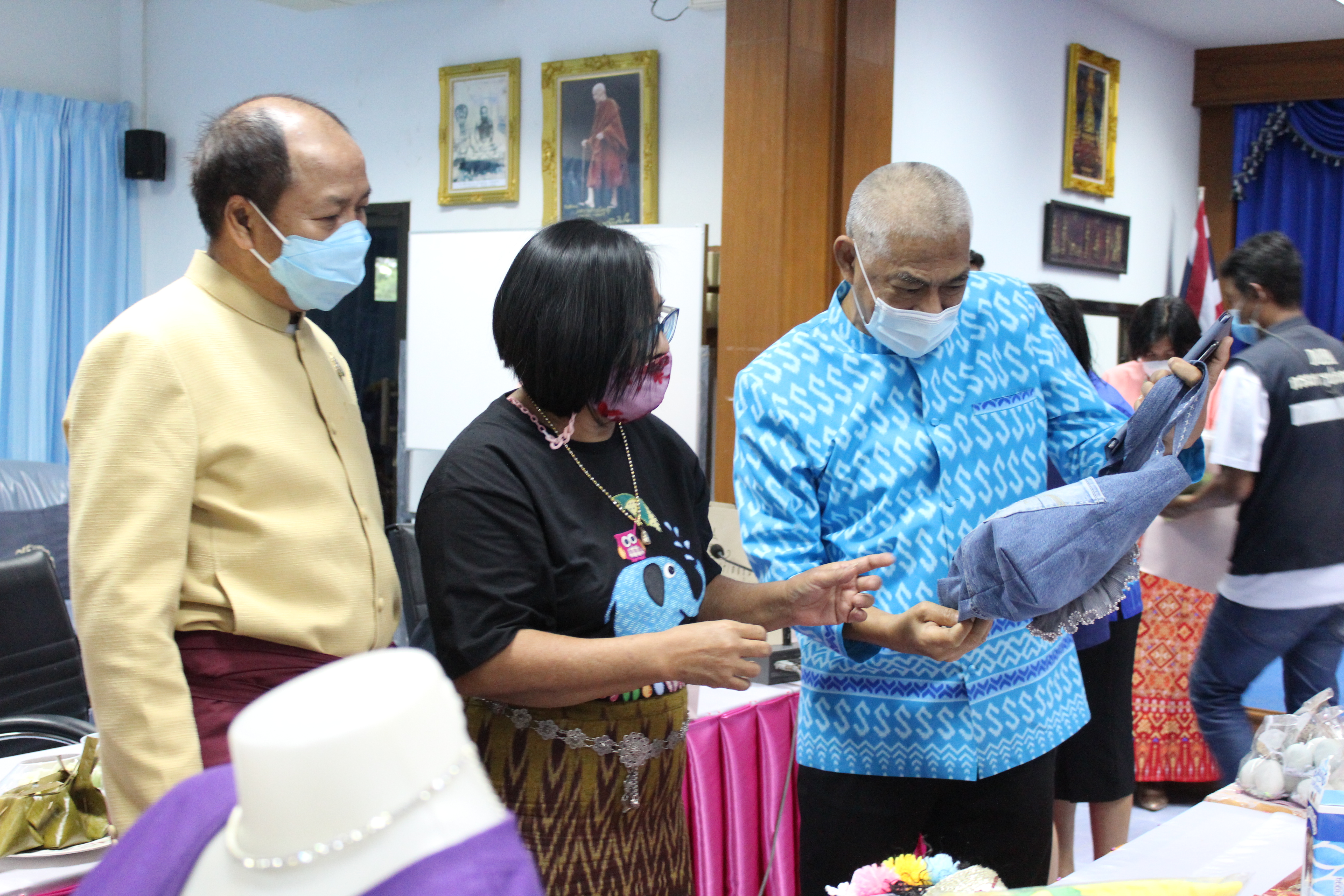 การคัดเลือกคนกองทุนพัฒนาบทบาทสตรีดีเด่นระดับเขตตรวจ