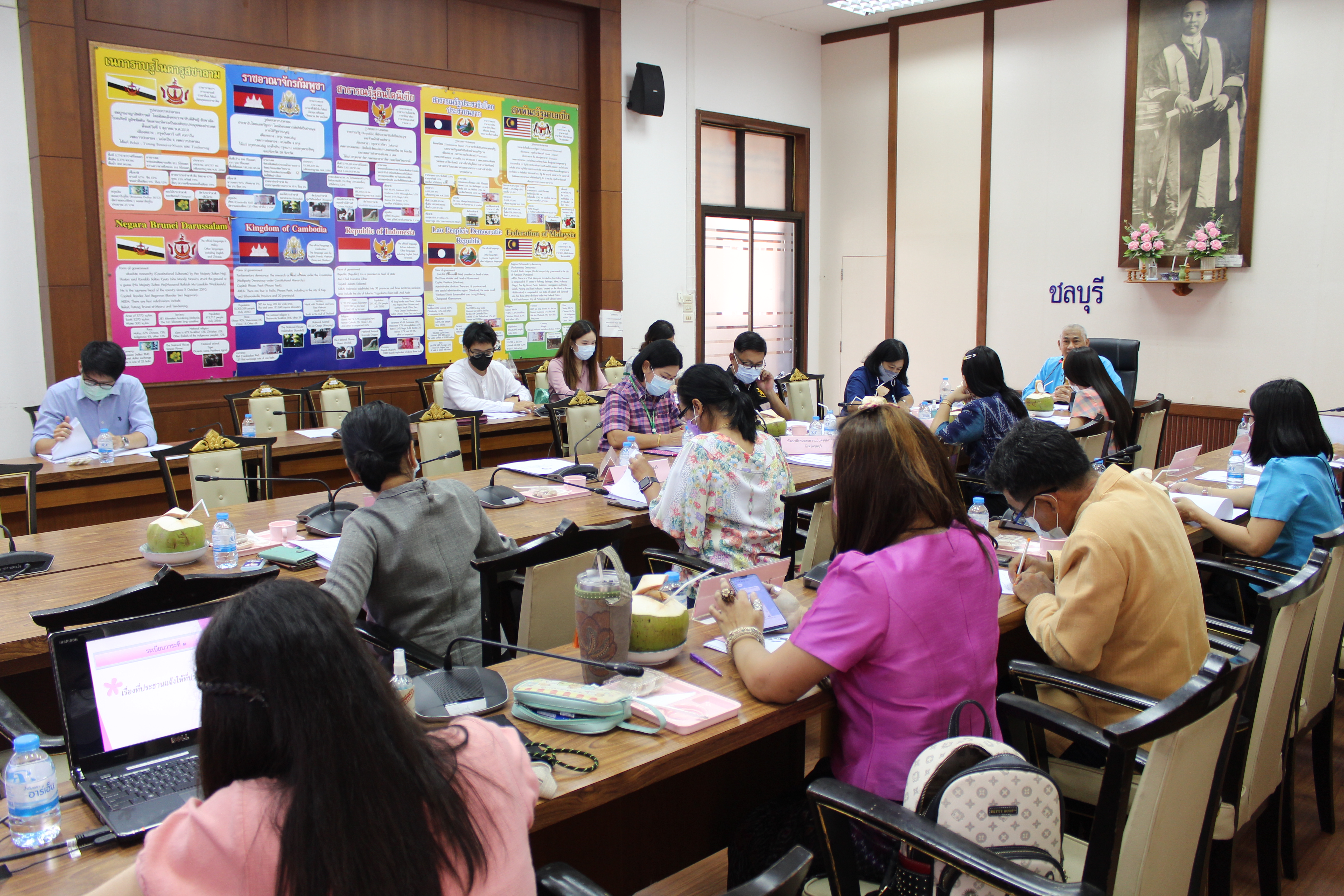 การประชุมคณะอนุกรรมการบริหารกองทุนพัฒนาบทบาทสตรีจังหวัดชลบุรี ครั้งที่ 9/2564