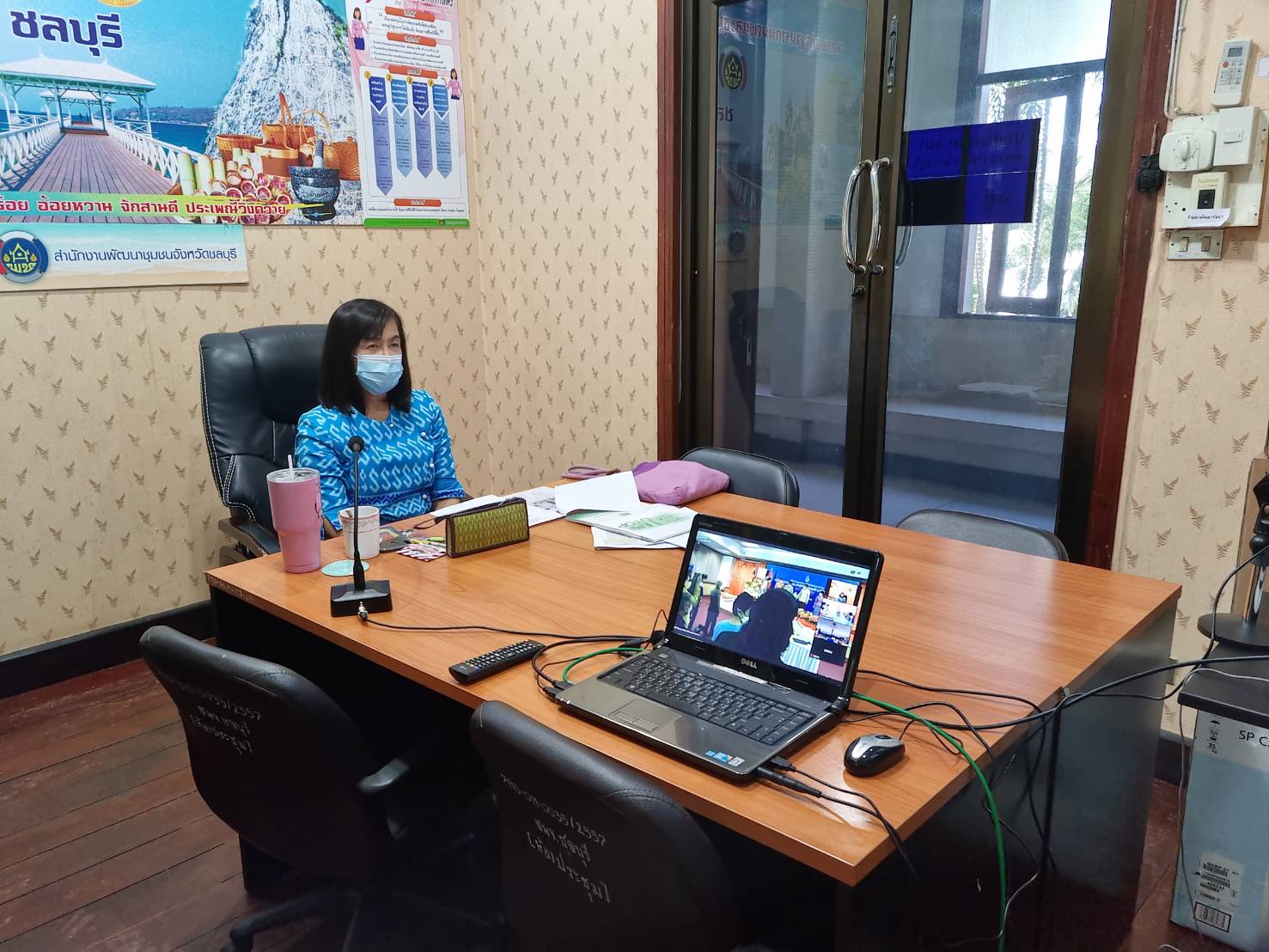 พิธีรับมอบแบบผ้าบาติก ลายพระราชทาน “ปาเต๊ะร่วมใจเทิดไท้เจ้าหญิง” “ท้องทะเลไทย” และ “ป่าแดนใต้” สมเด็จพระเจ้าลูกเธอ เจ้าฟ้าสิริวัณณวรี นารีรัตนราชกัญญา