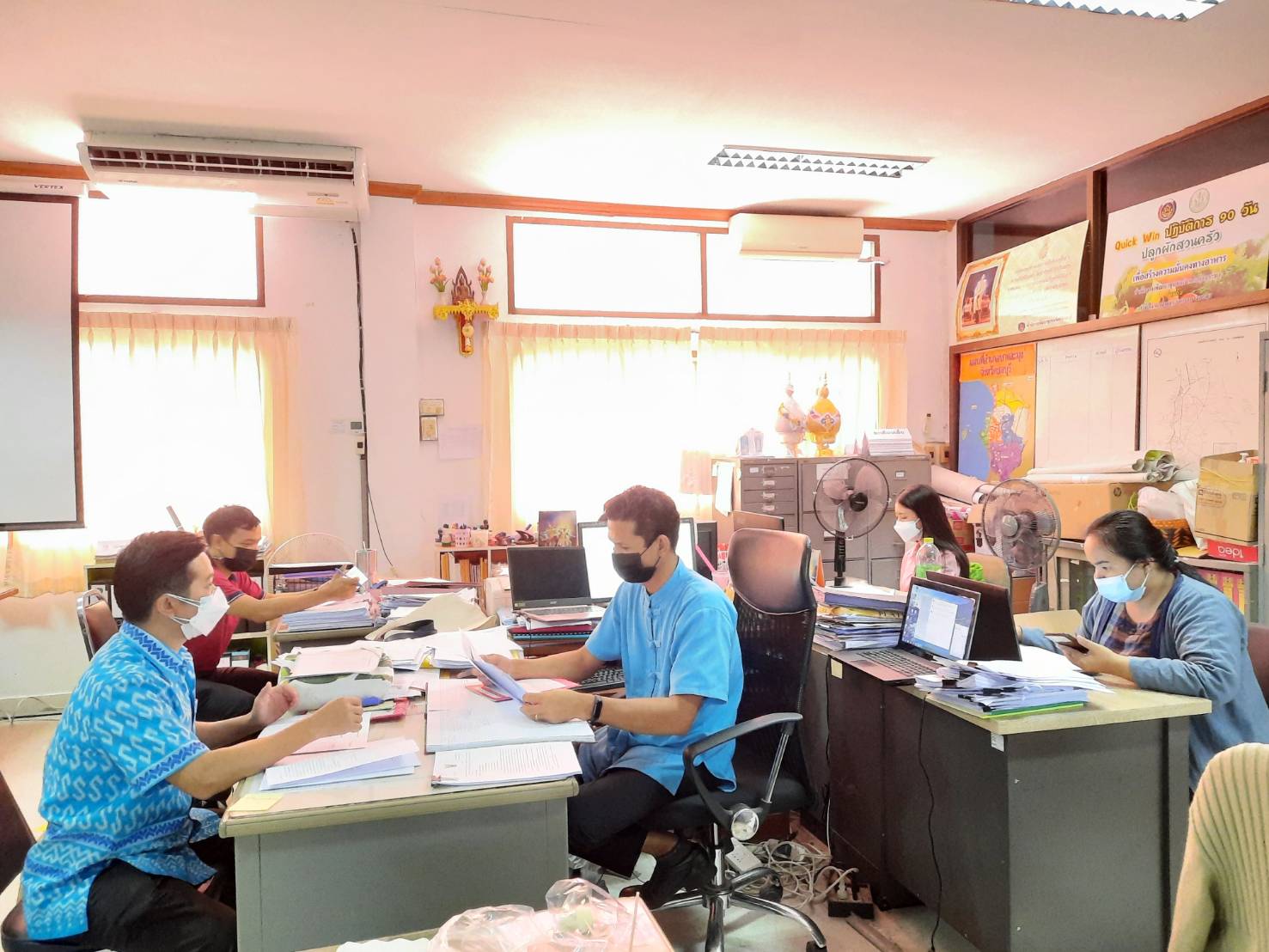 สพจ.ชลบุรี ลงพื้นที่ติดตาม สนับสนุน และนิเทศงานการจัดเก็บข้อมูล จปฐ. และ กชช.2ค