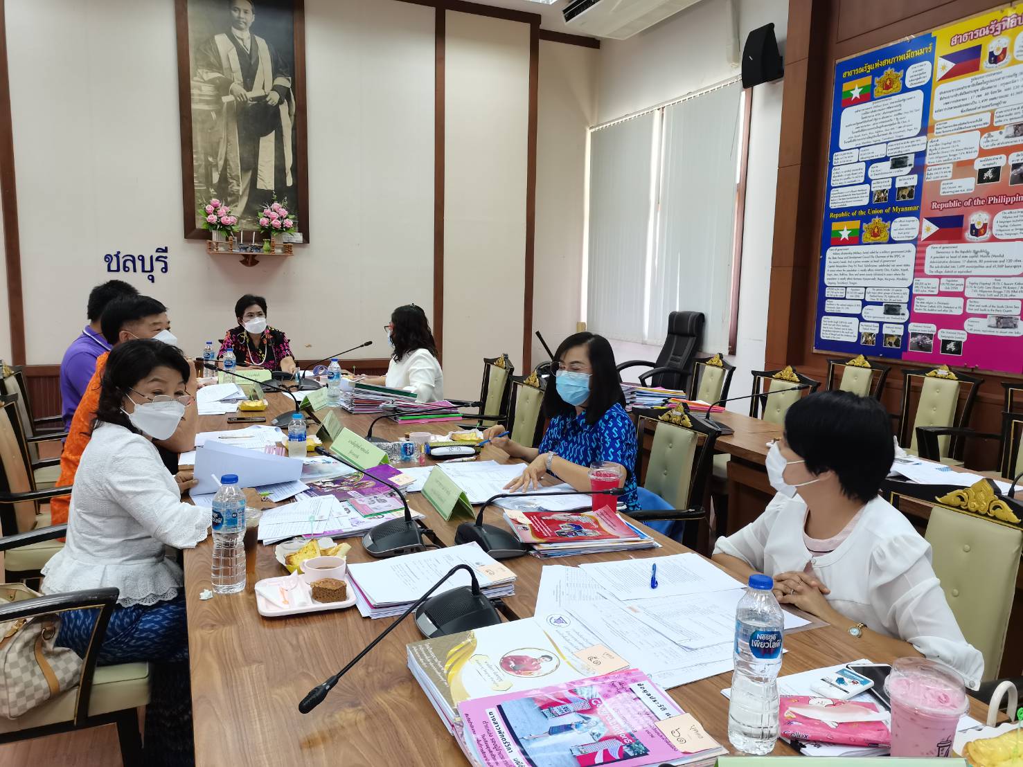 การประชุมคณะกรรมการคัดเลือกองค์กรและบุคคลต้นแบบทางวัฒนธรรม ด้านการรณรงค์ส่งเสริมการแต่งกายด้วยผ้าไทยและผ้าพื้นเมือง ของจังหวัดชลบุรี ประจำปี 2564