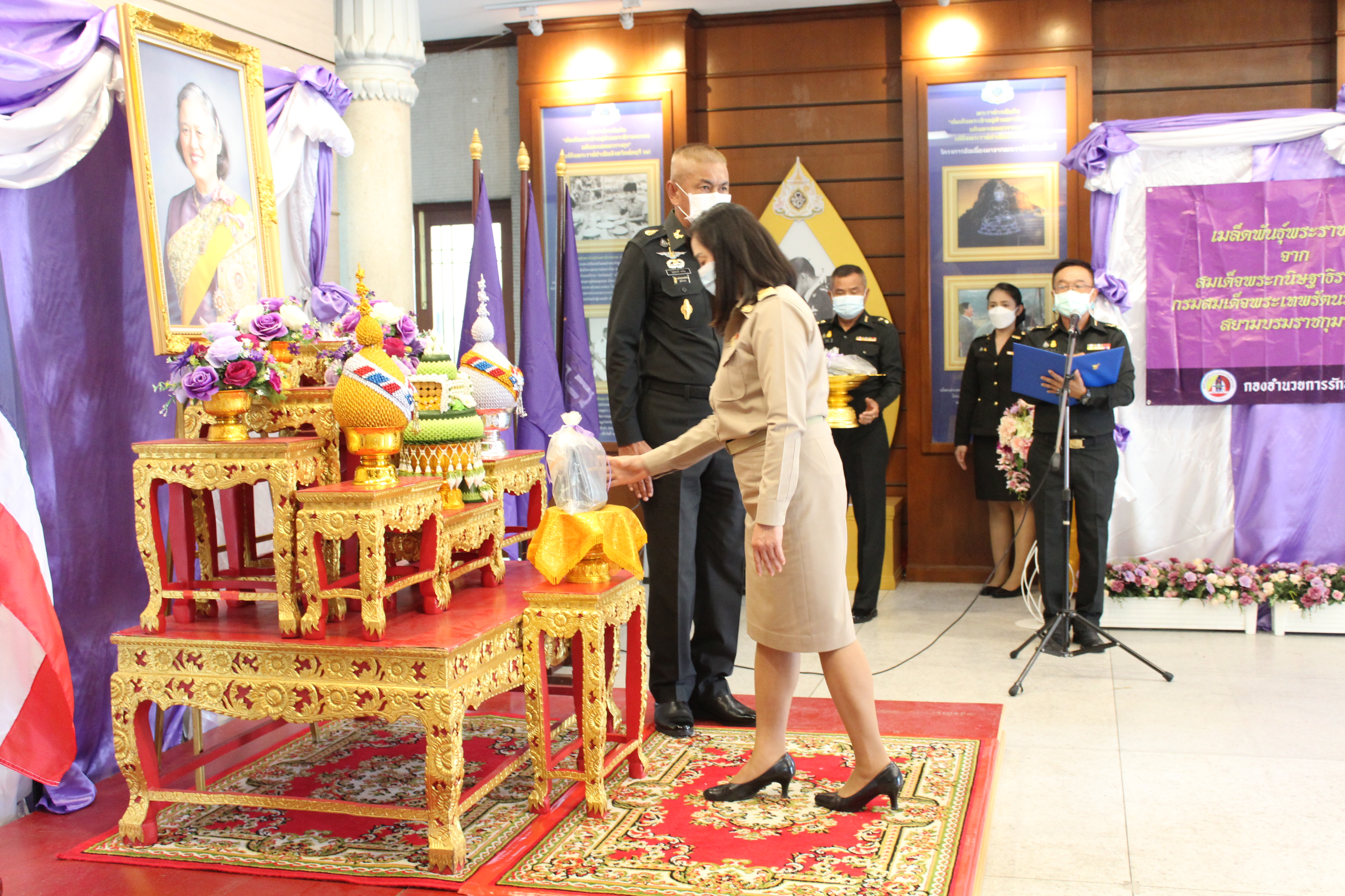 สพจ.ชลบุรี ร่วมพิธีรับมอบเมล็ดพันธุ์พระราชทานสมเด็จพระขนิษฐาธิราชเจ้า กรมสมเด็จพระเทพรัตนราชสุดาฯ สยามบรมราชกุมารี
