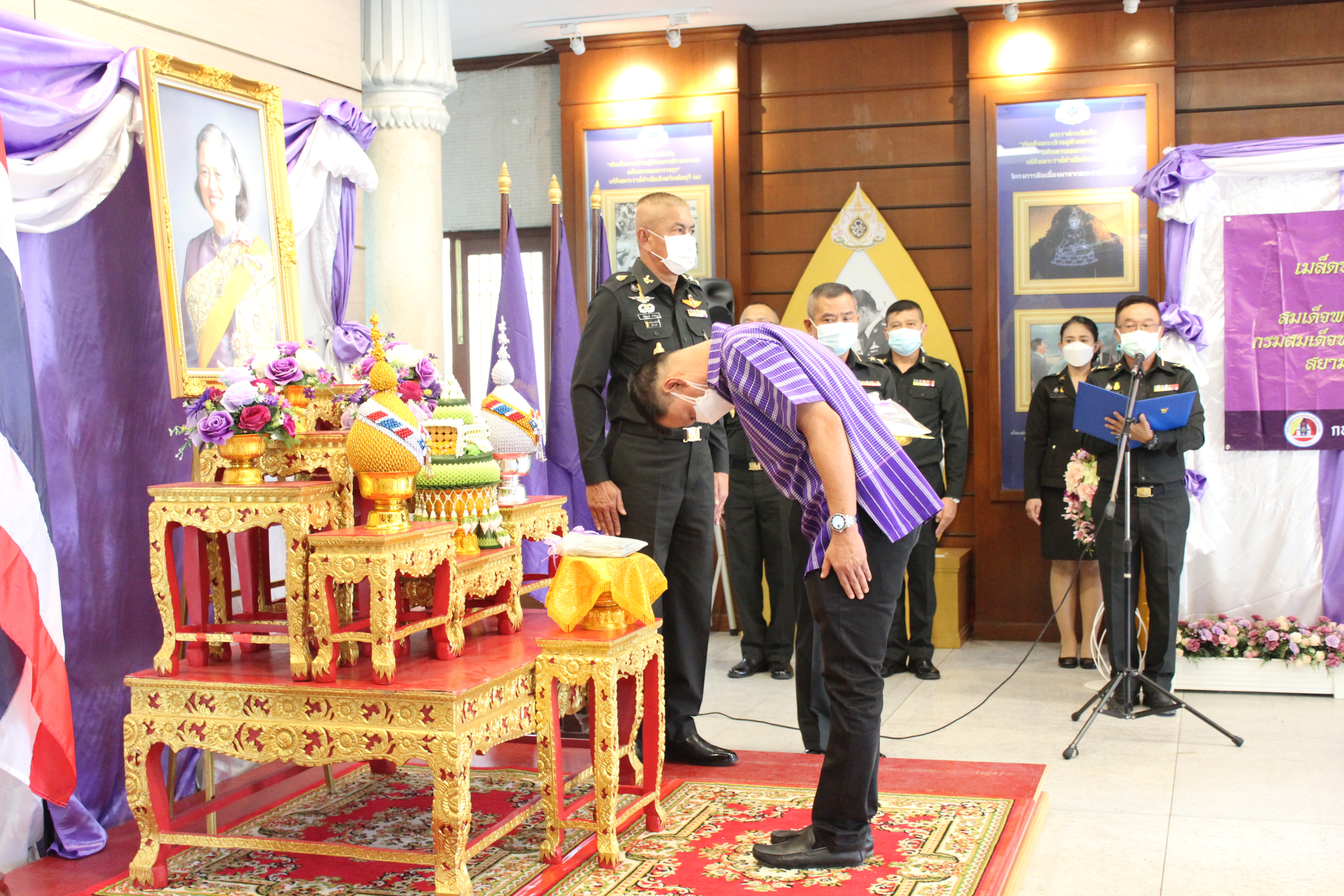 สพจ.ชลบุรี ร่วมพิธีรับมอบเมล็ดพันธุ์พระราชทานสมเด็จพระขนิษฐาธิราชเจ้า กรมสมเด็จพระเทพรัตนราชสุดาฯ สยามบรมราชกุมารี