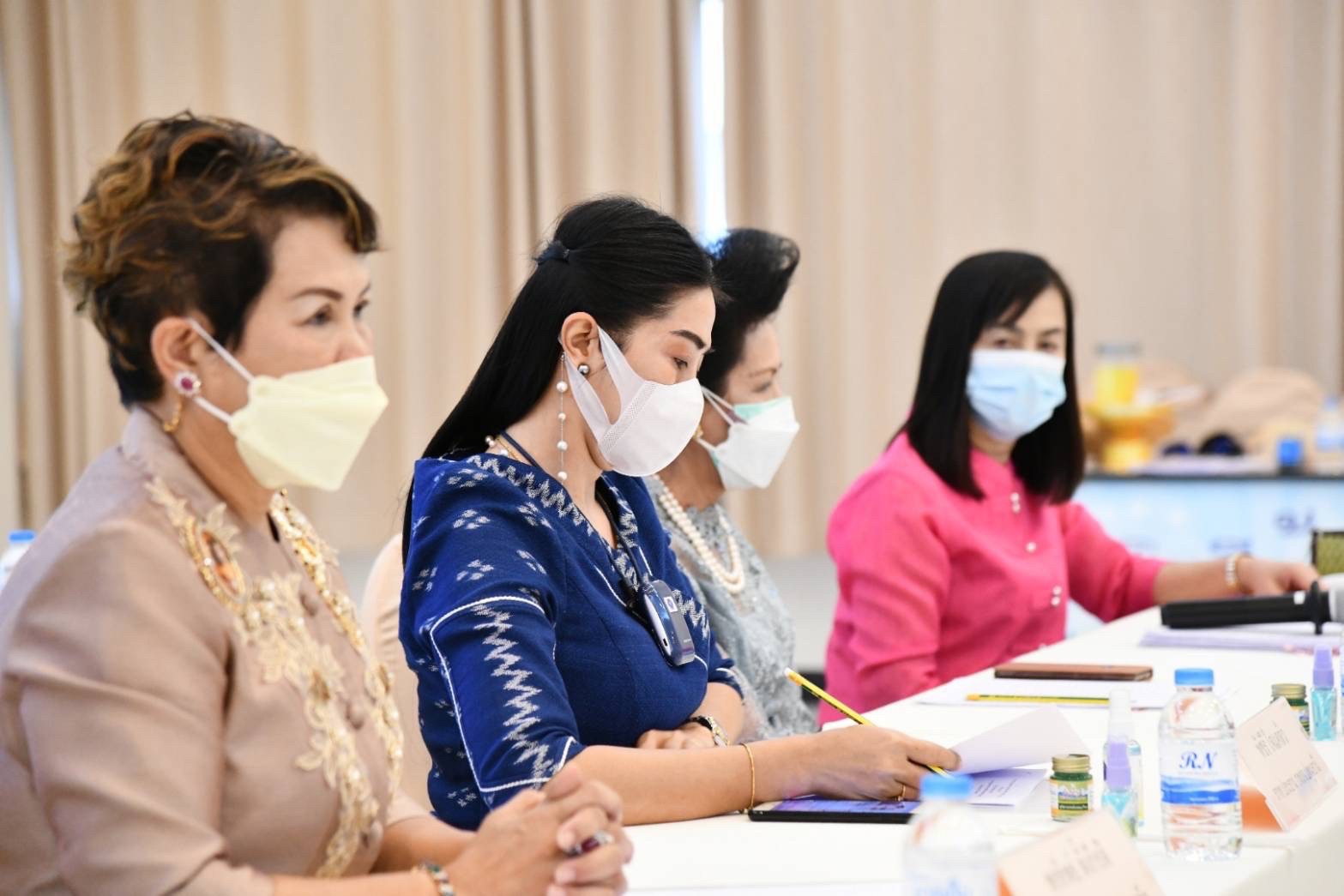 พช.ชลบุรี จัดประชุมคณะกรรมการพัฒนาสตรีภาค (กพสภ.) ครั้งที่ 1/2564