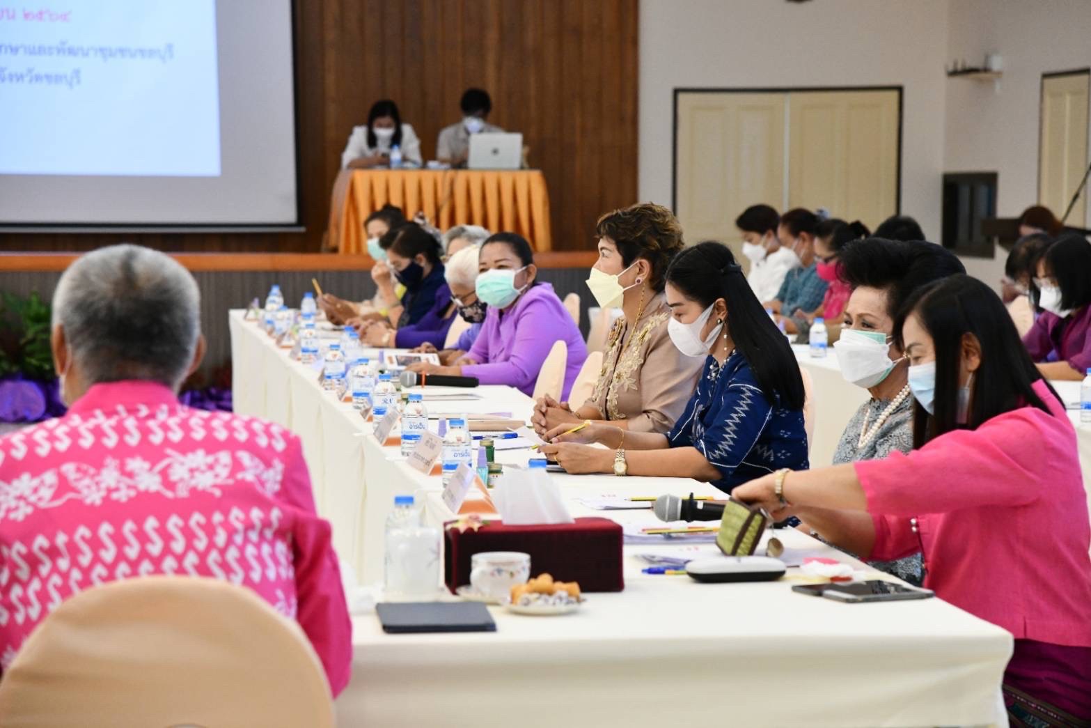 พช.ชลบุรี จัดประชุมคณะกรรมการพัฒนาสตรีภาค (กพสภ.) ครั้งที่ 1/2564