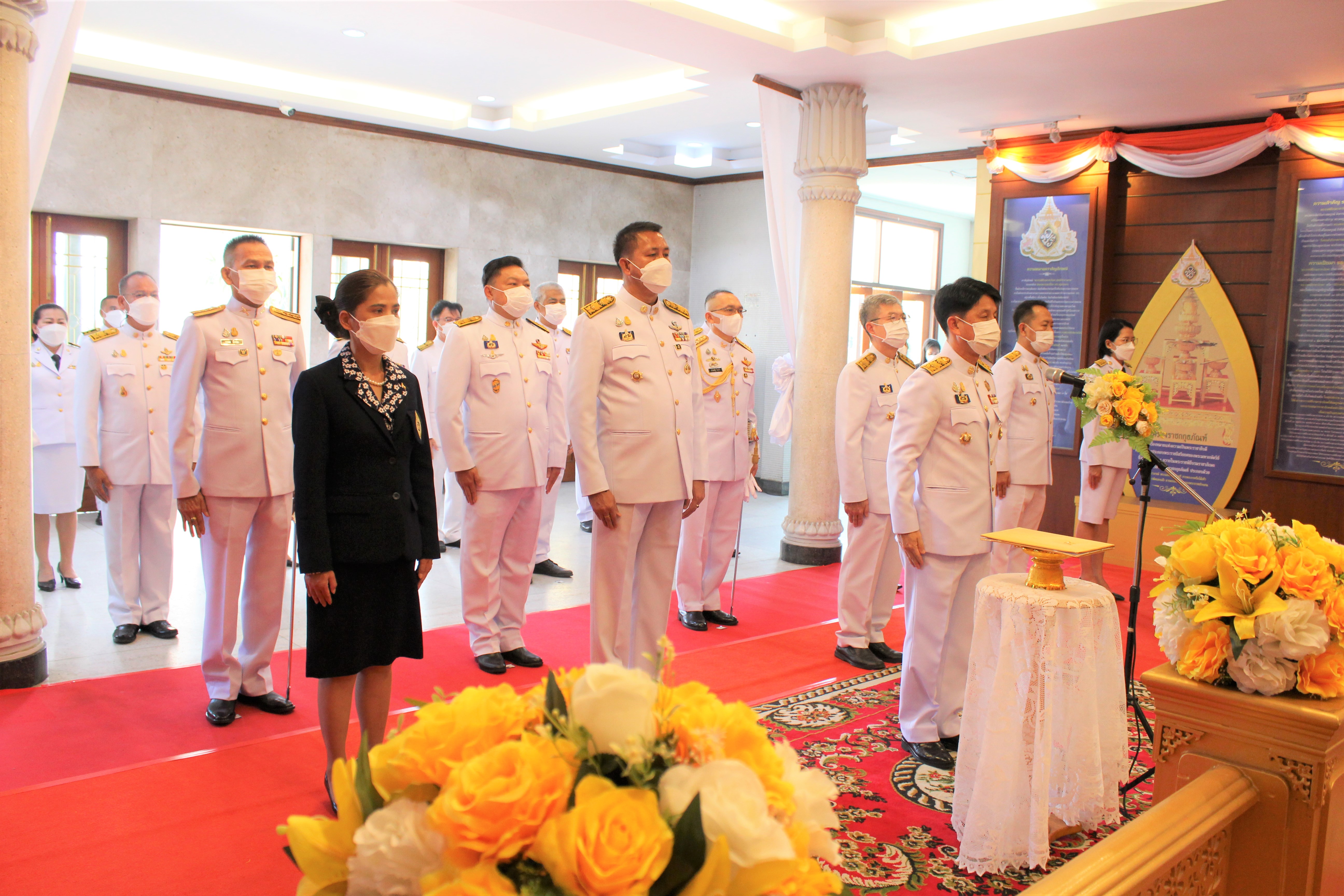 ชลบุรี จัดพิธีวางพวงมาลาถวายราชสักการะเนื่องในวันคล้ายวันสวรรคตพระบาทสมเด็จพระจอมเกล้าเจ้าอยู่หัว รัชกาลที่ 4