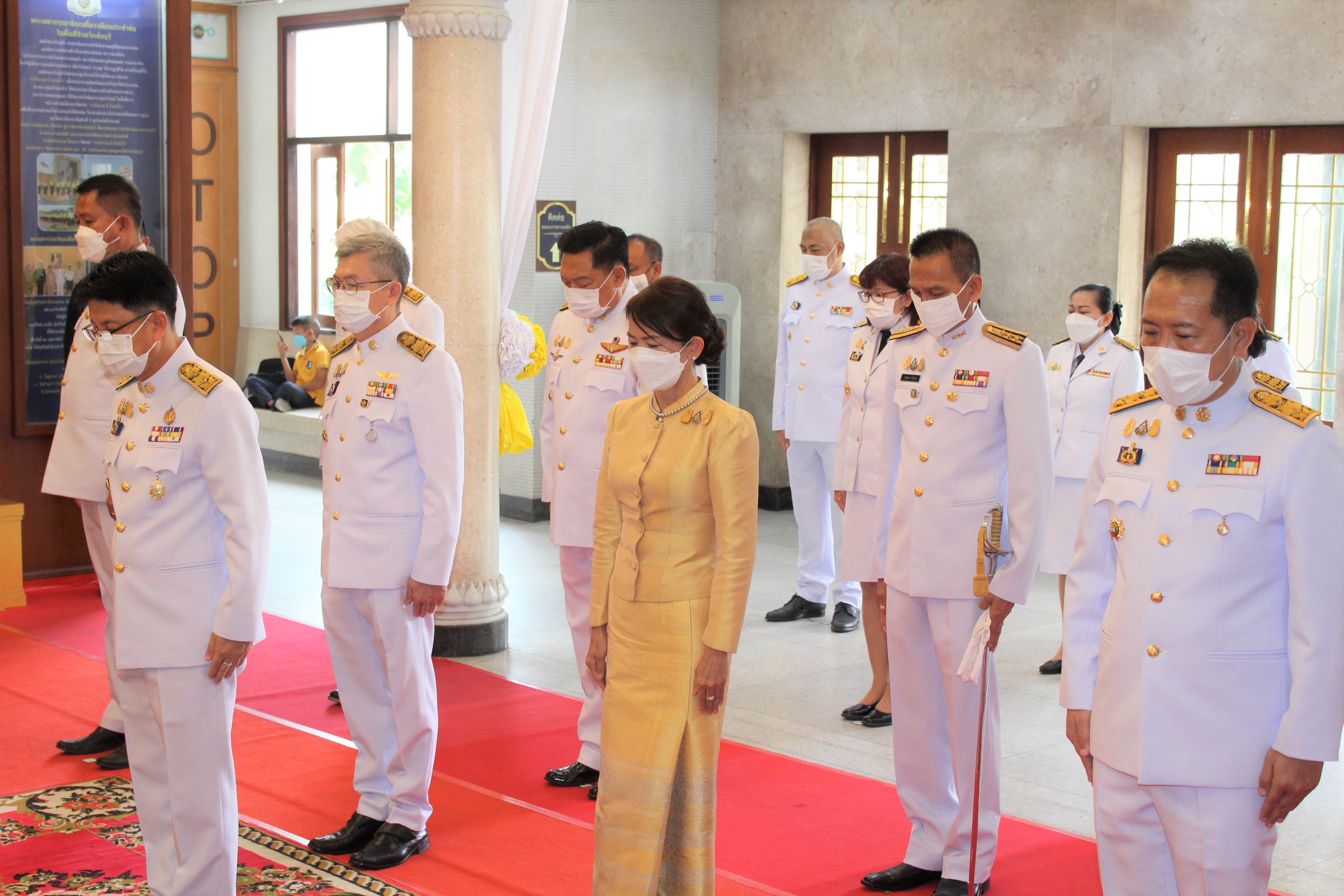 จังหวัดชลบุรี จัดพิธีวางพวงมาลาเนื่องในวันคล้ายวันสวรรคต พระบาทสมเด็จพระบรมชนกาธิเบศร มหาภูมิพลอดุลยเดชมหาราช บรมนาถบพิตร