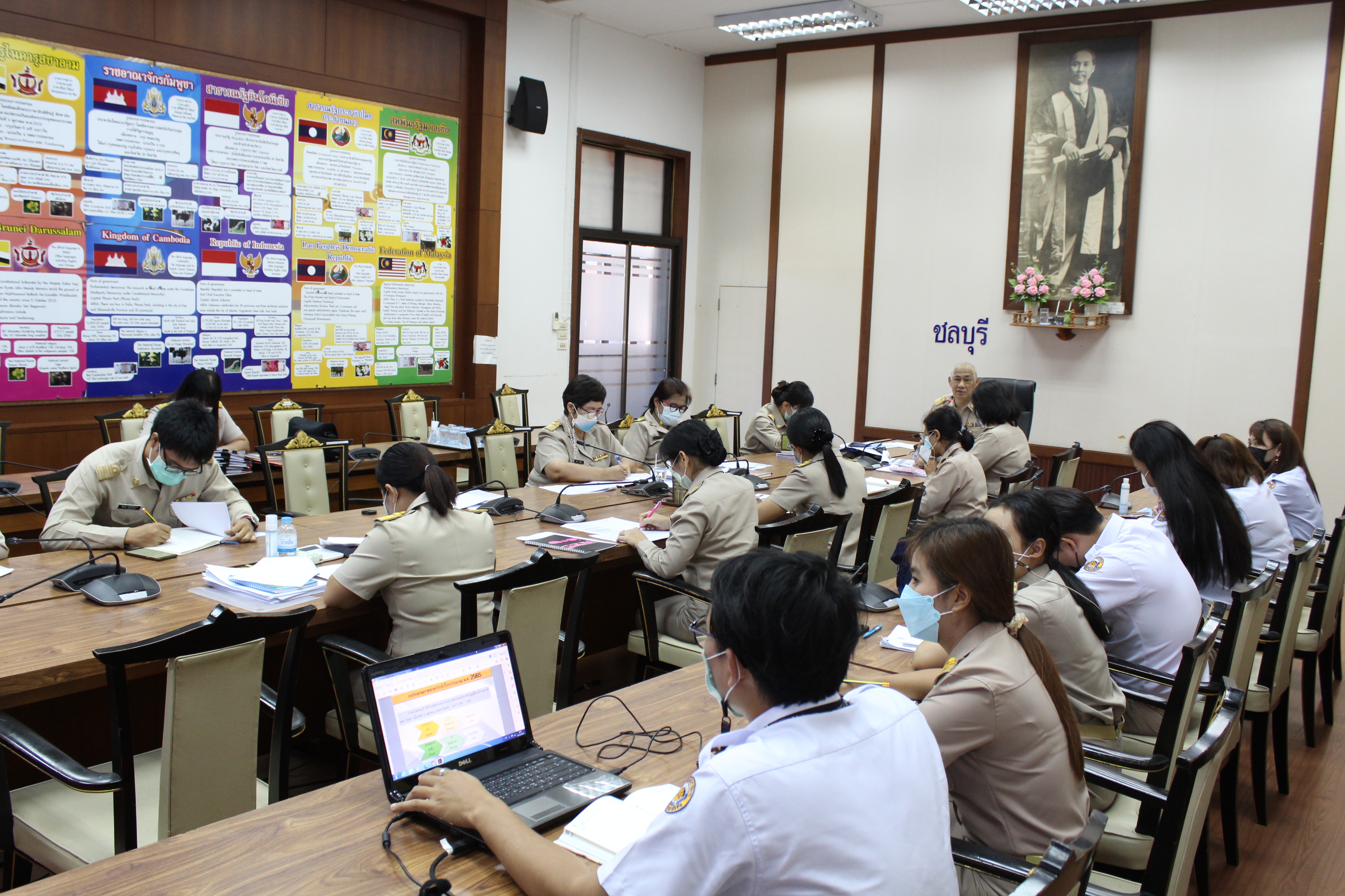สพจ.ชลบุรี ประชุมสร้างความเข้าใจในการดำเนินโครงการ/กิจกรรมตามแผนการปฏิบัติราชการและแผนการใช้จ่ายงบประมาณ ประจำปีงบประมาณ พ.ศ. 2565