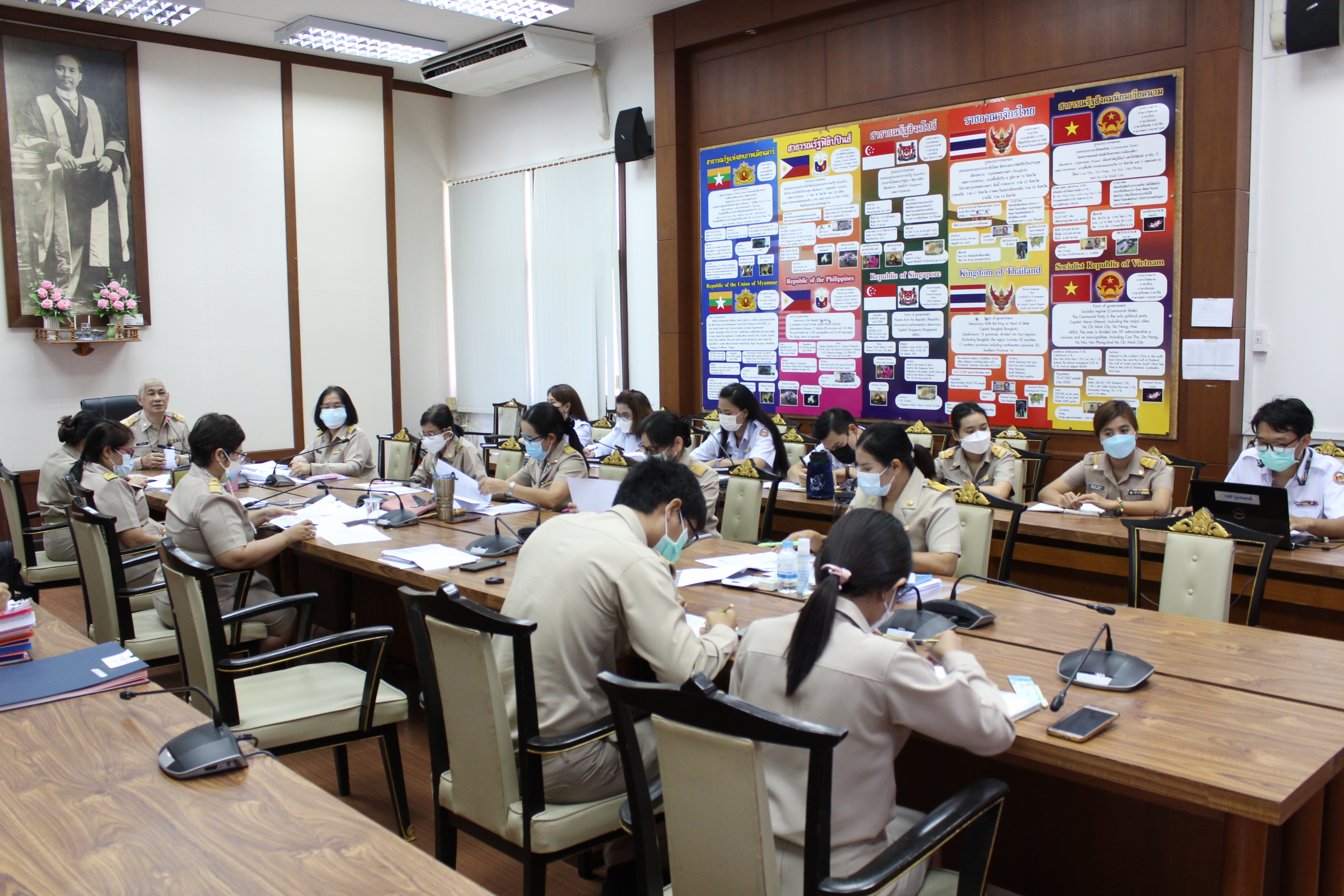 สพจ.ชลบุรี ประชุมสร้างความเข้าใจในการดำเนินโครงการ/กิจกรรมตามแผนการปฏิบัติราชการและแผนการใช้จ่ายงบประมาณ ประจำปีงบประมาณ พ.ศ. 2565