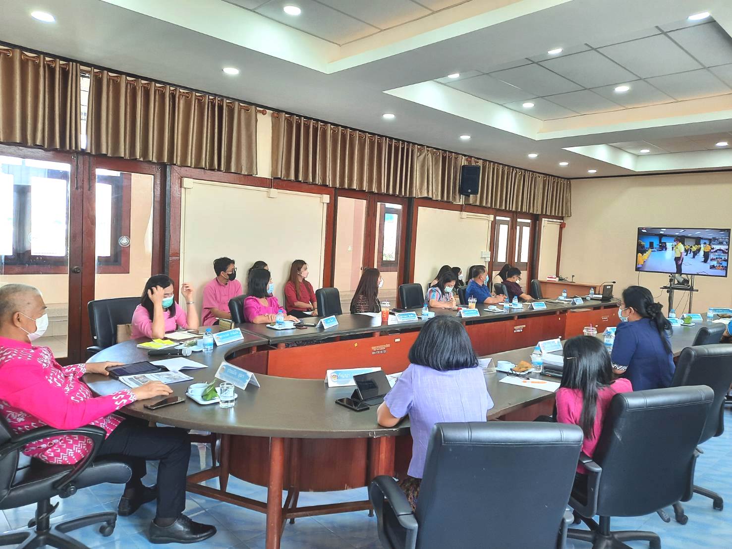 พช.ชลบุรี ร่วมประชุมรับมอบนโยบายการปฏิบัติราชการในการตรวจเยี่ยมส่วนราชการระดับกรมในสังกัดกระทรวงมหาดไทย ของปลัดกระทรวงมหาดไทย