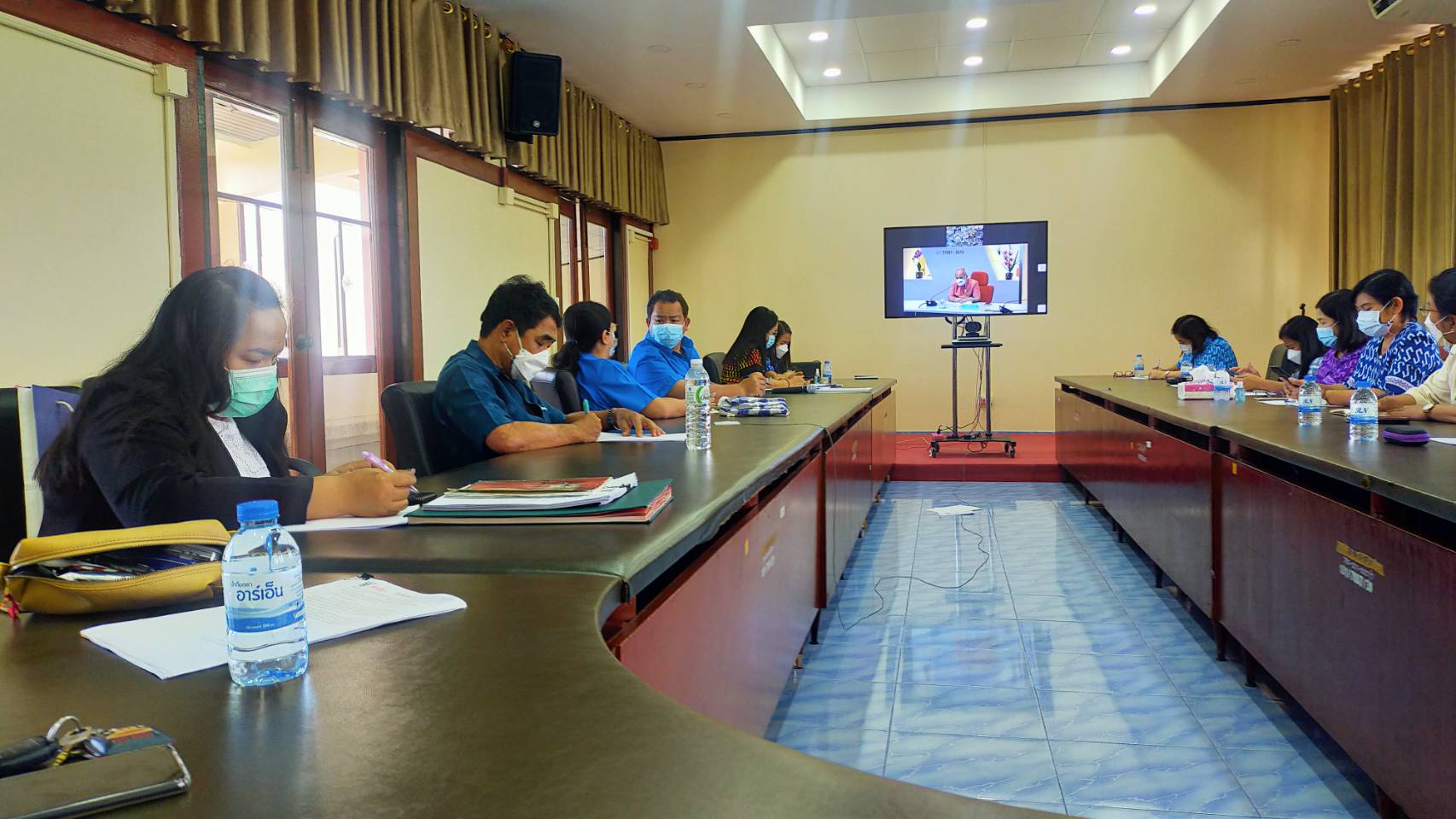 การประชุมขับเคลื่อนงานเศรษฐกิจฐานรากด้วยกองทุนชุมชน ประจำปีงบประมาณ พ.ศ. 2565