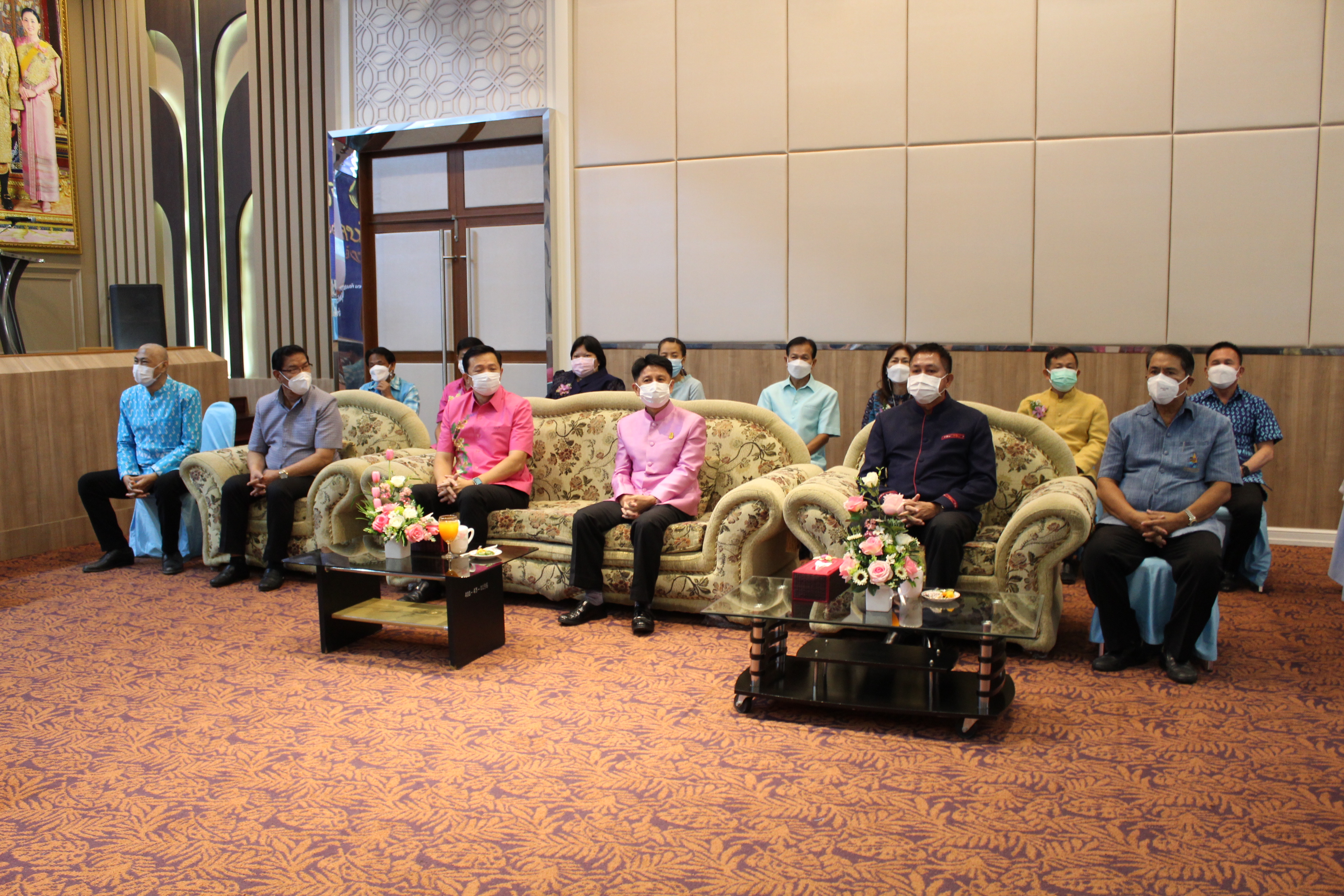 จังหวัดชลบุรี จัดพิธีมอบโล่เกียรติคุณและเข็มเชิดชูเกียรติ “คนดีศรีเมืองชล” จังหวัดชลบุรี ประจำปี 2564 