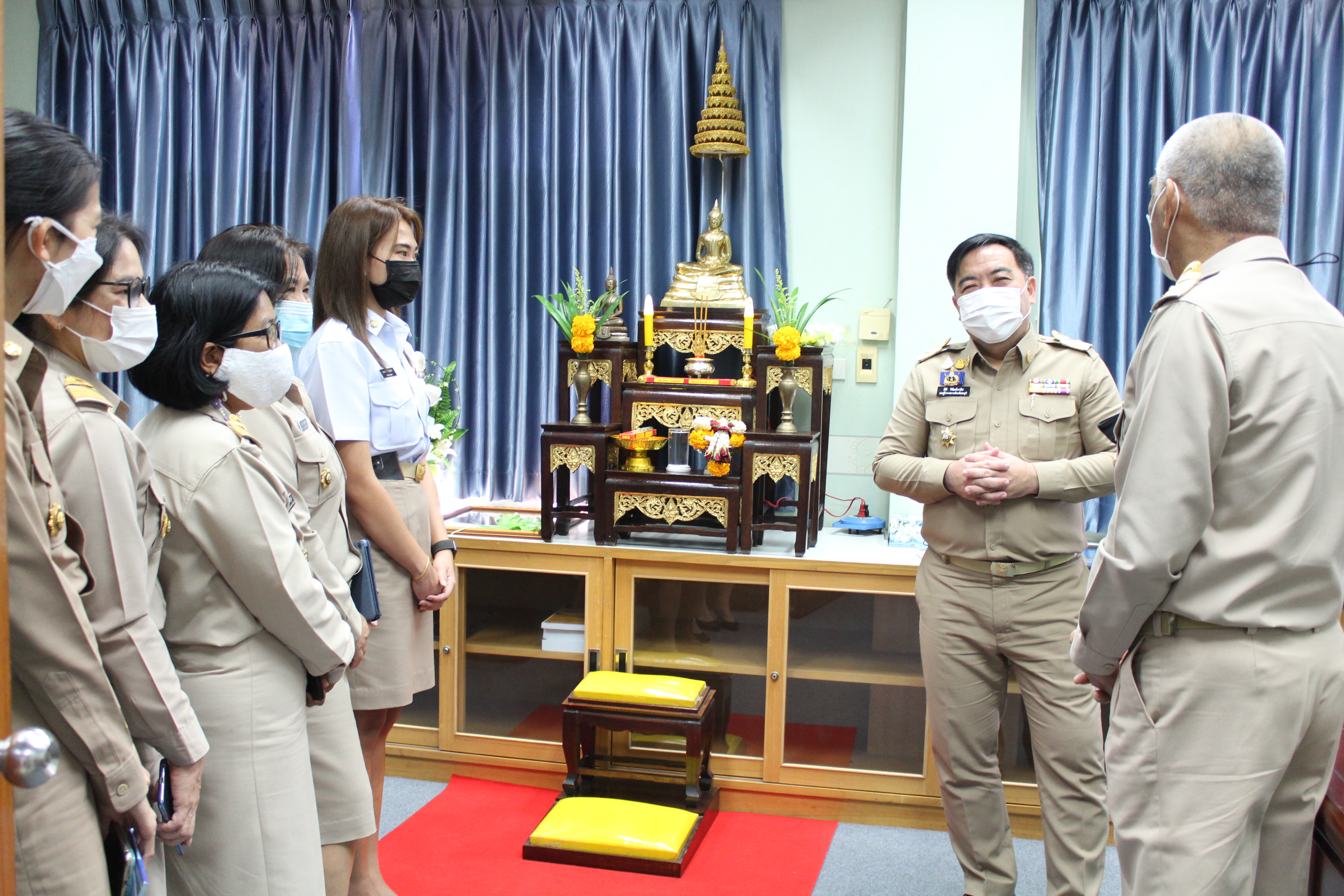 พช.ชลบุรี มอบกระเช้าของขวัญแสดงความยินดีกับรองผู้ว่าฯ คนใหม่