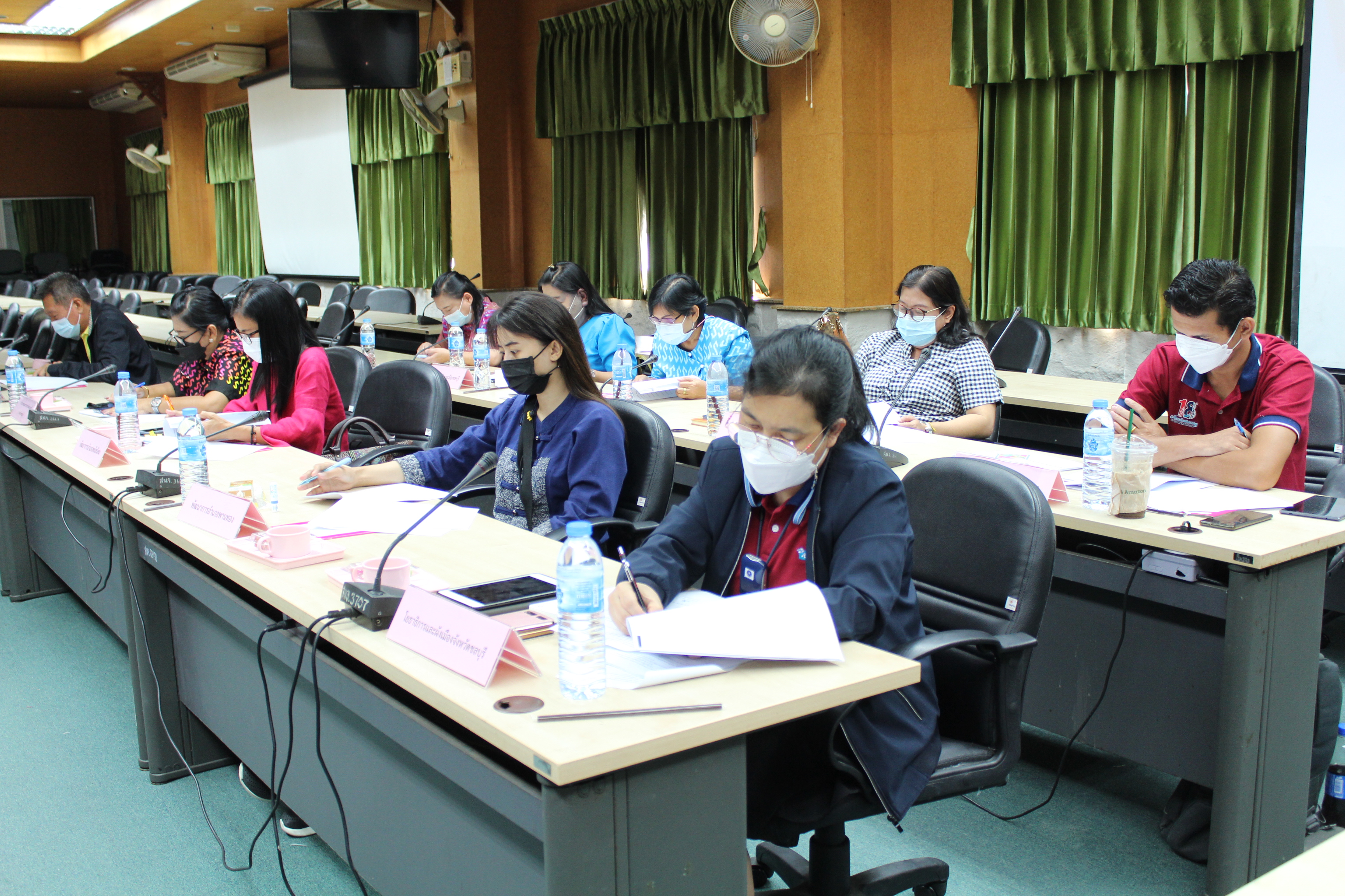 จังหวัดชลบุรี ประชุมรับรองผลการจัดเก็บข้อมูล จปฐ. และ กชช.2ค ปี 2564