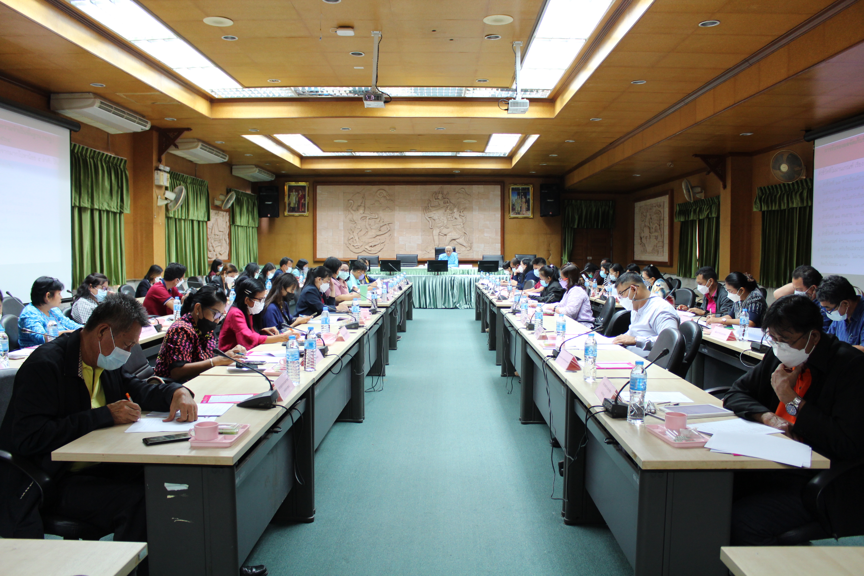 จังหวัดชลบุรี ประชุมรับรองผลการจัดเก็บข้อมูล จปฐ. และ กชช.2ค ปี 2564