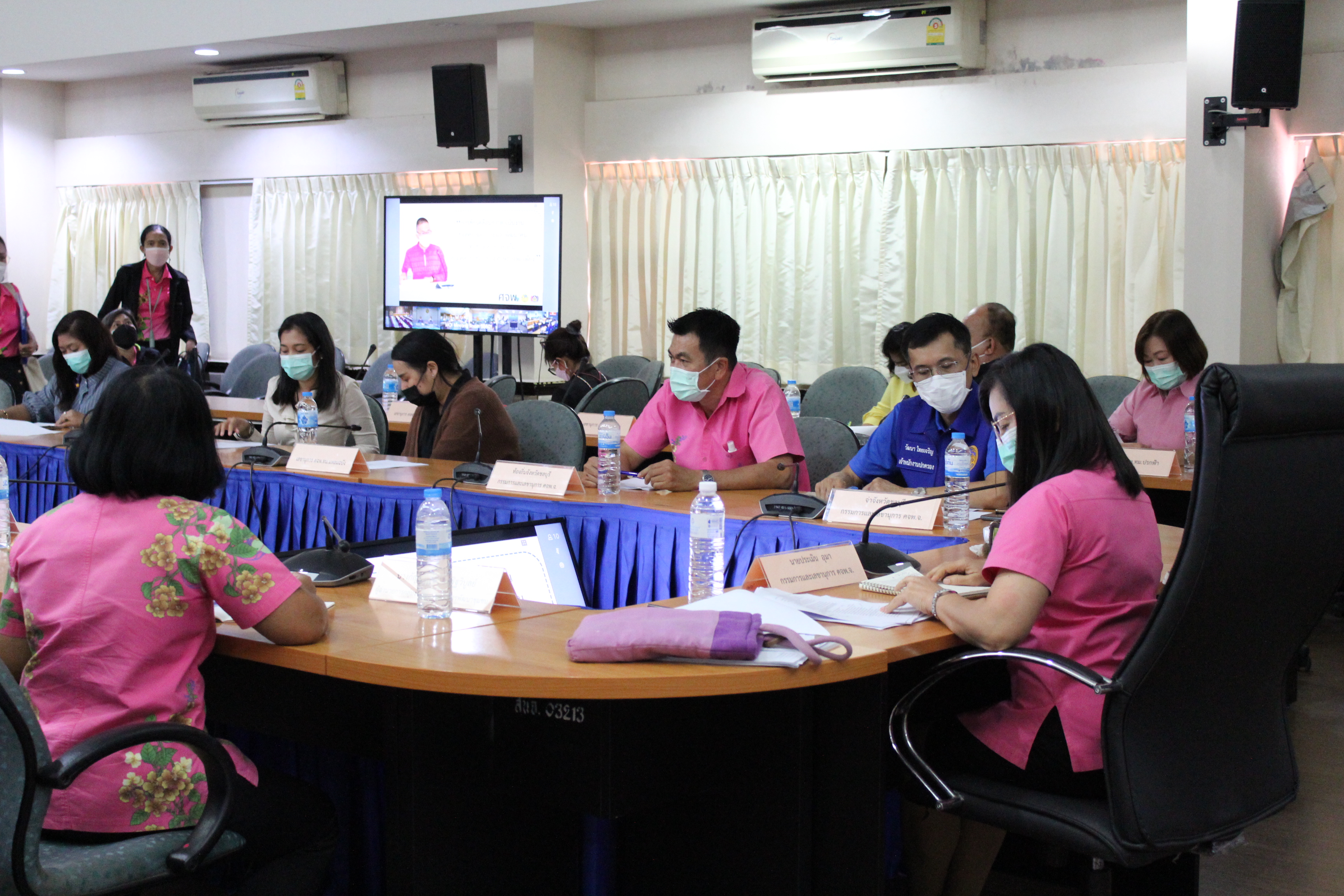 การร่วมประชุมชี้แจงแนวทางการขับเคลื่อนการดำเนินงานขจัดความยากจนและพัฒนาคนทุกช่วงวัยอย่างยั่งยืนตามหลักปรัชญาของเศรษฐกิจพอเพียง ผ่านระบบ Video Conference System-VCS