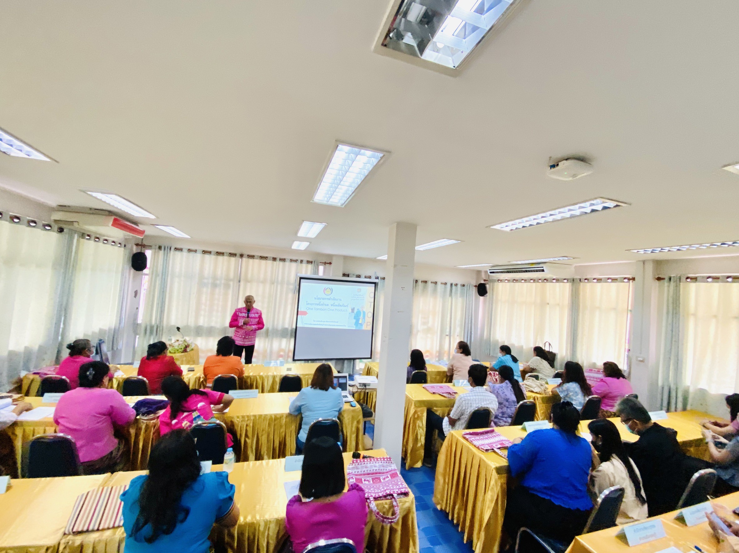 พช.ชลบุรี จัดโครงการพัฒนาศักยภาพเครือข่าย OTOP