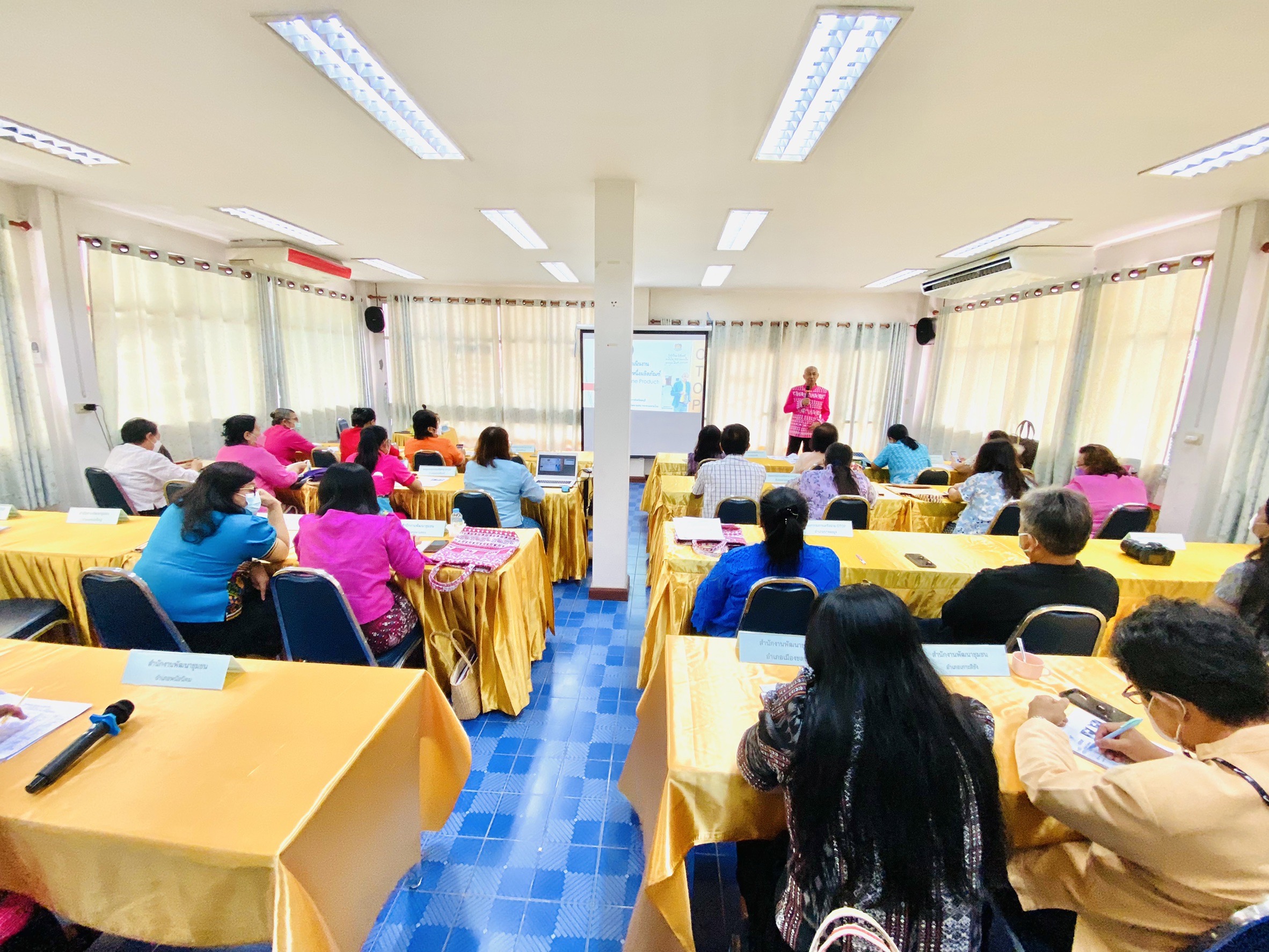 พช.ชลบุรี จัดโครงการพัฒนาศักยภาพเครือข่าย OTOP