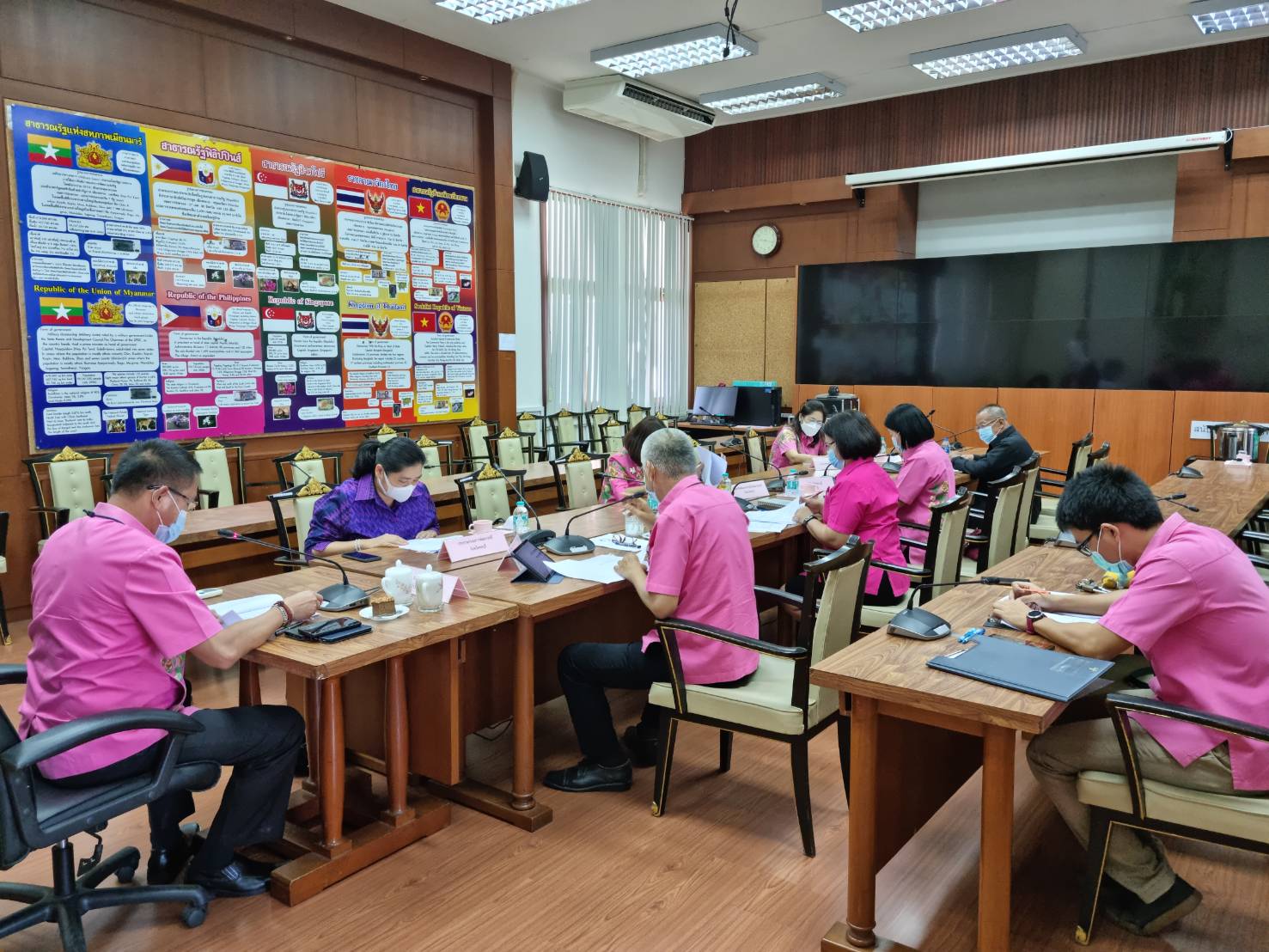 การประชุมคณะอนุกรรมการบริหารกองทุนพัฒนาเด็กชนบทในพระราชูปถัมภ์ สมเด็จพระเทพรัตนราชสุดาฯ สยามบรมราชกุมารี จังหวัดชลบุรี