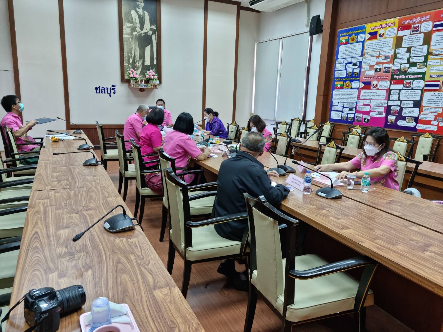 การประชุมคณะอนุกรรมการบริหารกองทุนพัฒนาเด็กชนบทในพระราชูปถัมภ์ สมเด็จพระเทพรัตนราชสุดาฯ สยามบรมราชกุมารี จังหวัดชลบุรี