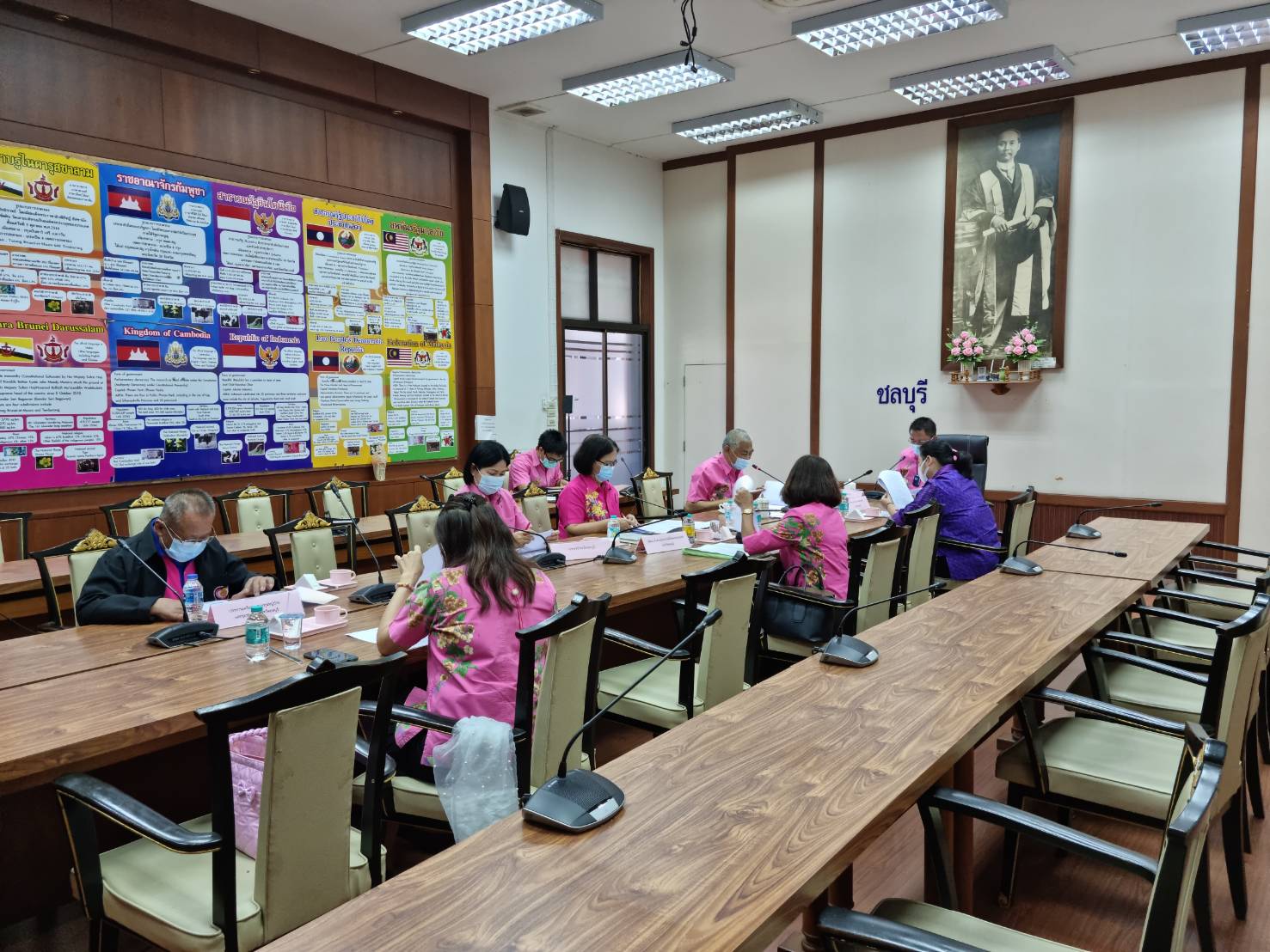 การประชุมคณะอนุกรรมการบริหารกองทุนพัฒนาเด็กชนบทในพระราชูปถัมภ์ สมเด็จพระเทพรัตนราชสุดาฯ สยามบรมราชกุมารี จังหวัดชลบุรี