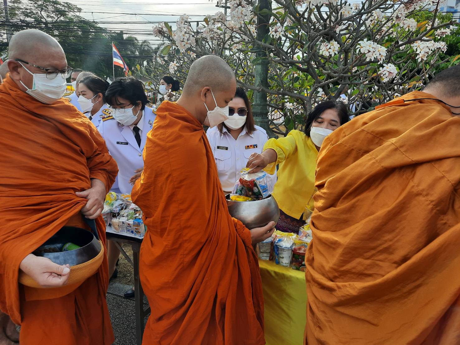 พช.ชลบุรี ร่วมกิจกรรมเนื่องในวันคล้ายวันพระบรมราชสมภพพระบาทสมเด็จพระบรมชนกาธิเบศร มหาภูมิพลอดุลยเดชมหาราช บรมนาถบพิตร วันชาติ และวันพ่อแห่งชาติ 5 ธันวาคม 2564