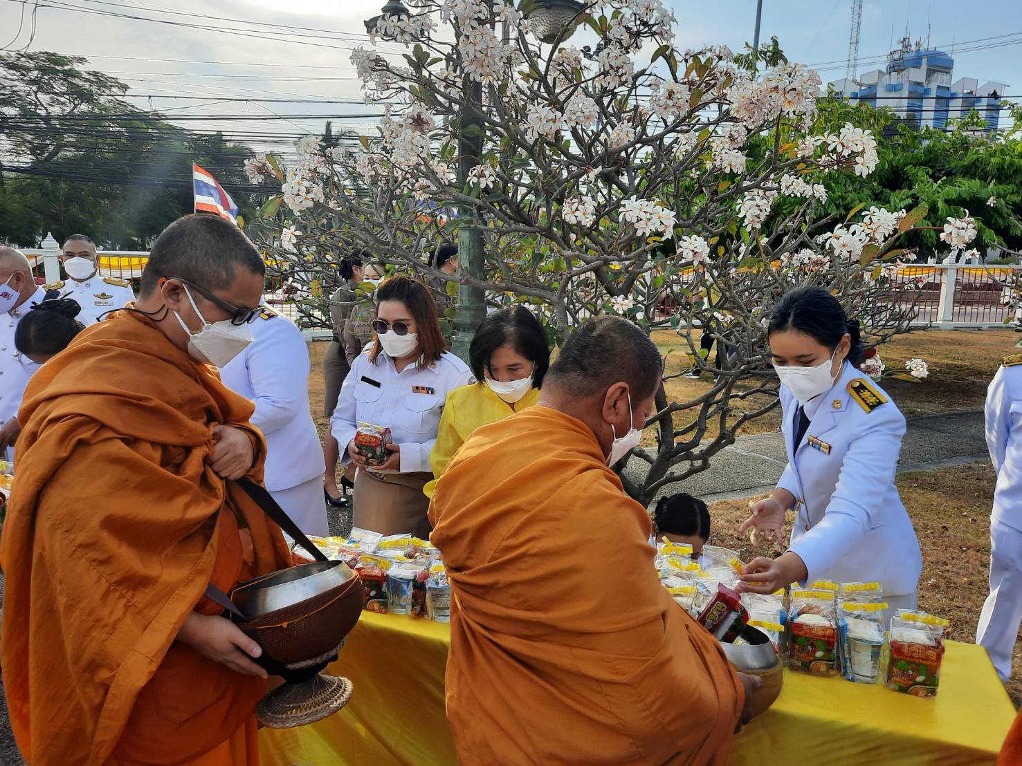 พช.ชลบุรี ร่วมกิจกรรมเนื่องในวันคล้ายวันพระบรมราชสมภพพระบาทสมเด็จพระบรมชนกาธิเบศร มหาภูมิพลอดุลยเดชมหาราช บรมนาถบพิตร วันชาติ และวันพ่อแห่งชาติ 5 ธันวาคม 2564