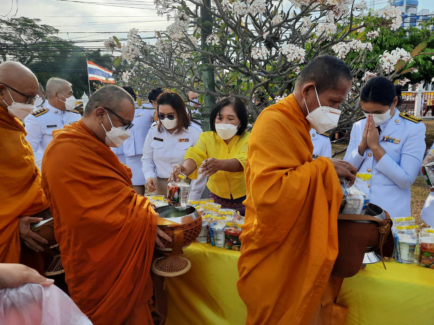 พช.ชลบุรี ร่วมกิจกรรมเนื่องในวันคล้ายวันพระบรมราชสมภพพระบาทสมเด็จพระบรมชนกาธิเบศร มหาภูมิพลอดุลยเดชมหาราช บรมนาถบพิตร วันชาติ และวันพ่อแห่งชาติ 5 ธันวาคม 2564