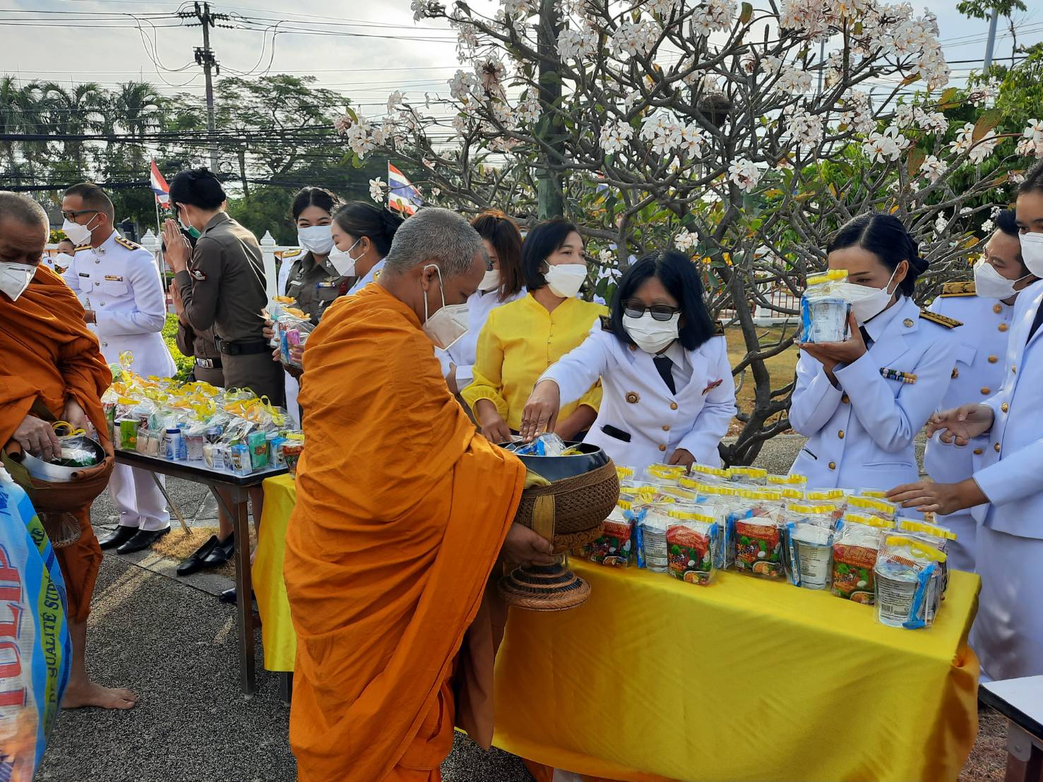 พช.ชลบุรี ร่วมกิจกรรมเนื่องในวันคล้ายวันพระบรมราชสมภพพระบาทสมเด็จพระบรมชนกาธิเบศร มหาภูมิพลอดุลยเดชมหาราช บรมนาถบพิตร วันชาติ และวันพ่อแห่งชาติ 5 ธันวาคม 2564