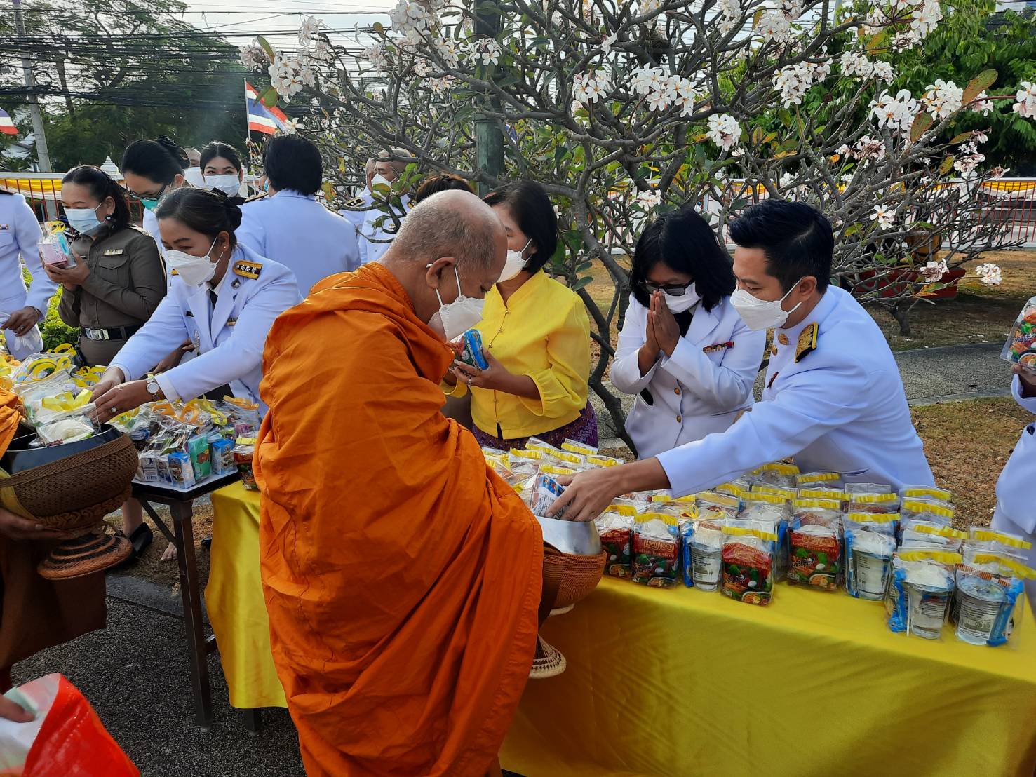 พช.ชลบุรี ร่วมกิจกรรมเนื่องในวันคล้ายวันพระบรมราชสมภพพระบาทสมเด็จพระบรมชนกาธิเบศร มหาภูมิพลอดุลยเดชมหาราช บรมนาถบพิตร วันชาติ และวันพ่อแห่งชาติ 5 ธันวาคม 2564