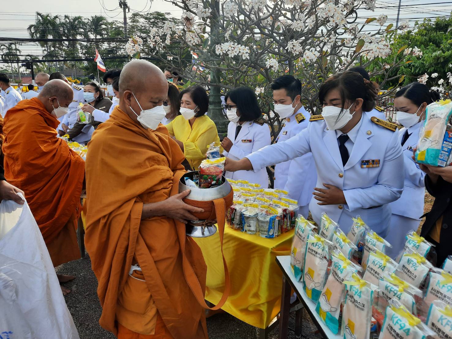 พช.ชลบุรี ร่วมกิจกรรมเนื่องในวันคล้ายวันพระบรมราชสมภพพระบาทสมเด็จพระบรมชนกาธิเบศร มหาภูมิพลอดุลยเดชมหาราช บรมนาถบพิตร วันชาติ และวันพ่อแห่งชาติ 5 ธันวาคม 2564