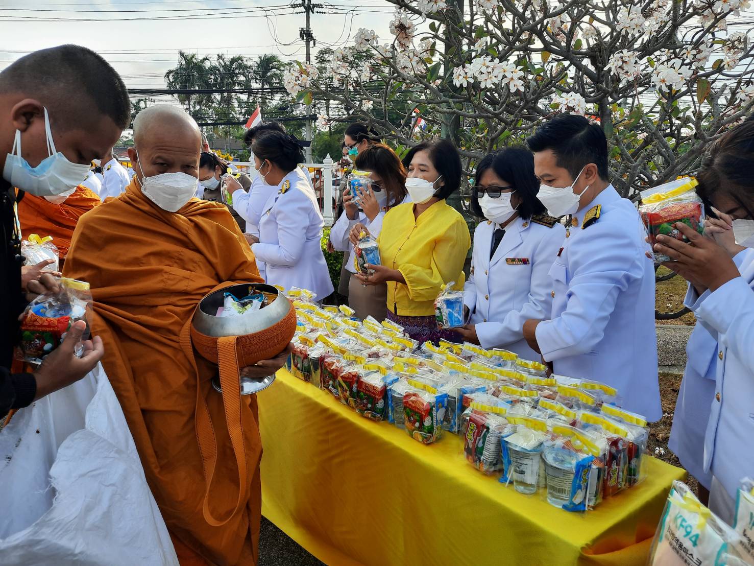พช.ชลบุรี ร่วมกิจกรรมเนื่องในวันคล้ายวันพระบรมราชสมภพพระบาทสมเด็จพระบรมชนกาธิเบศร มหาภูมิพลอดุลยเดชมหาราช บรมนาถบพิตร วันชาติ และวันพ่อแห่งชาติ 5 ธันวาคม 2564