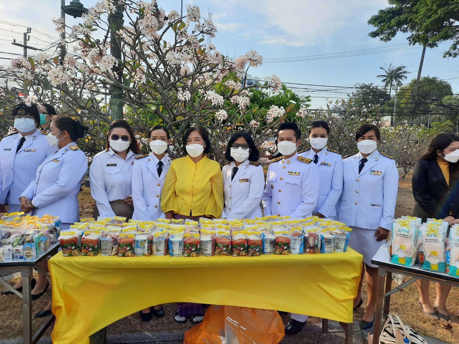 พช.ชลบุรี ร่วมกิจกรรมเนื่องในวันคล้ายวันพระบรมราชสมภพพระบาทสมเด็จพระบรมชนกาธิเบศร มหาภูมิพลอดุลยเดชมหาราช บรมนาถบพิตร วันชาติ และวันพ่อแห่งชาติ 5 ธันวาคม 2564