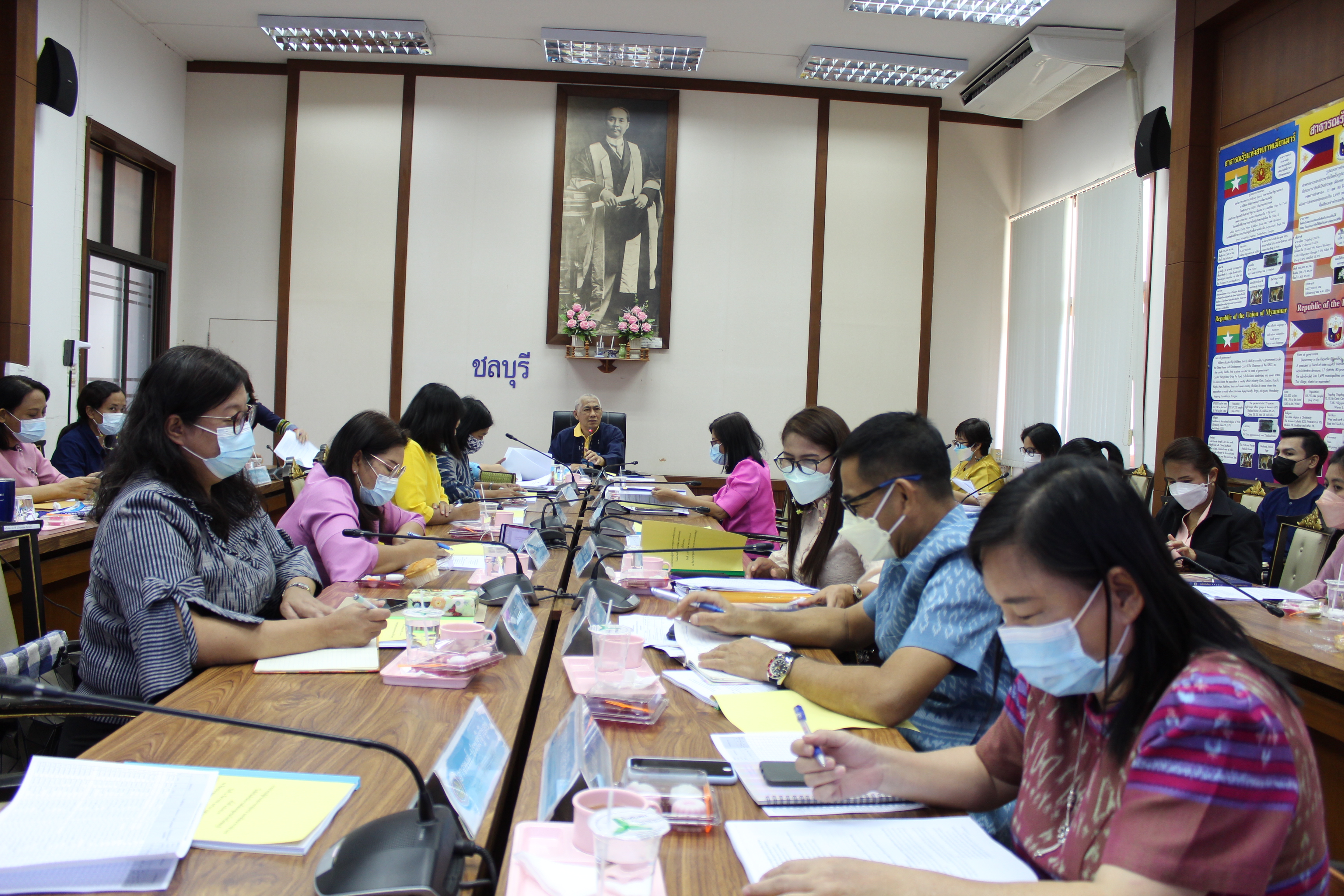 การประชุมผู้อำนวยการกลุ่มงานและพัฒนาการอำเภอในสังกัดสำนักงานพัฒนาชุมชนจังหวัดชลบุรี ครั้งที่ 2/2565