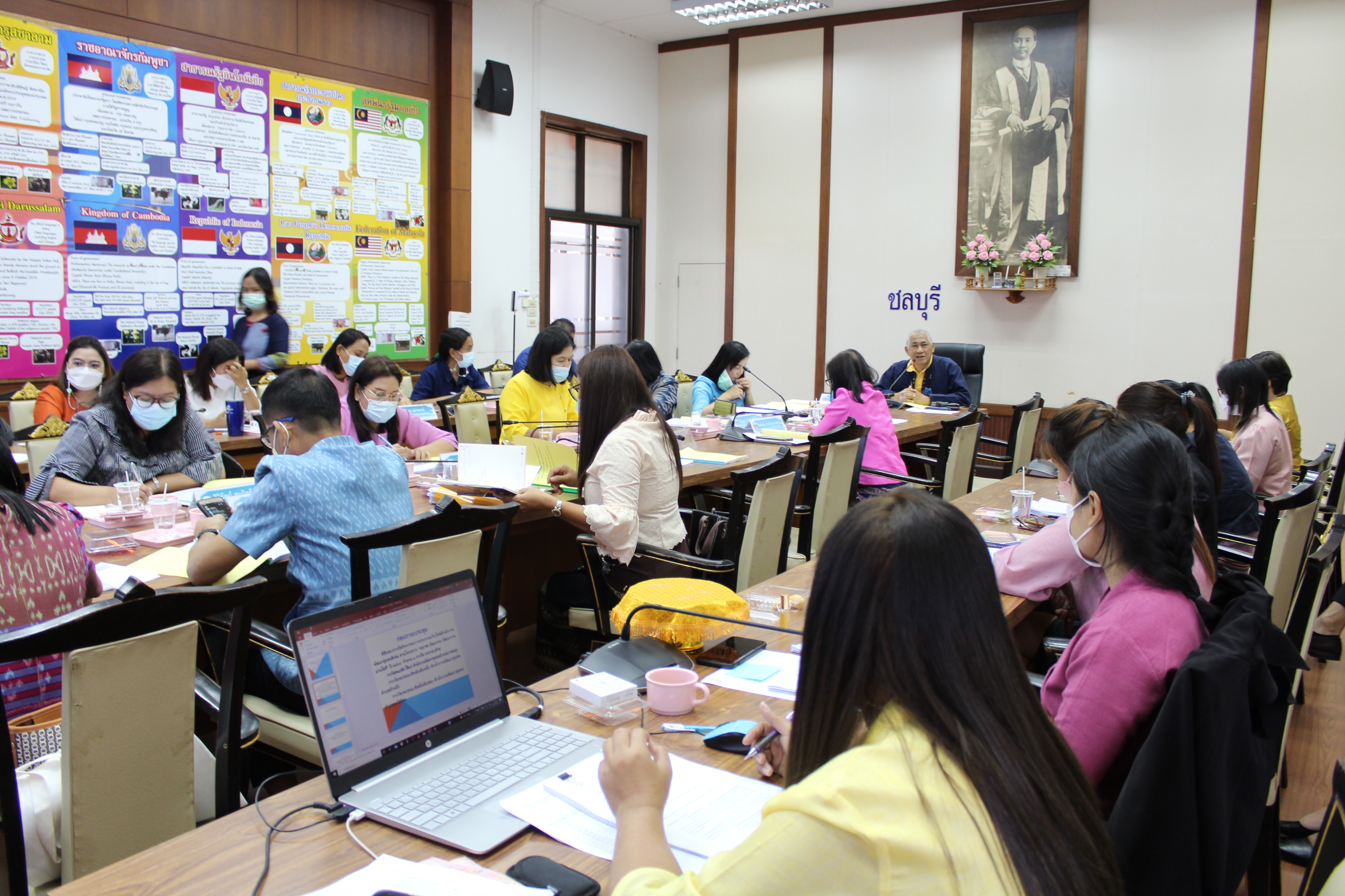 การประชุมผู้อำนวยการกลุ่มงานและพัฒนาการอำเภอในสังกัดสำนักงานพัฒนาชุมชนจังหวัดชลบุรี ครั้งที่ 2/2565