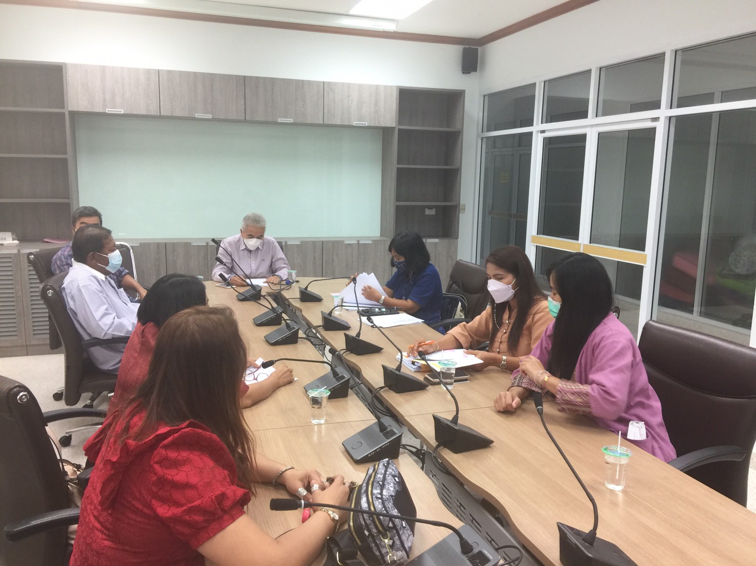 สพจ.ชลบุรี ลงพื้นที่ทดลองใช้แบบฟอร์มตรวจสอบข้อมูลครัวเรือนยากจน TPMAP